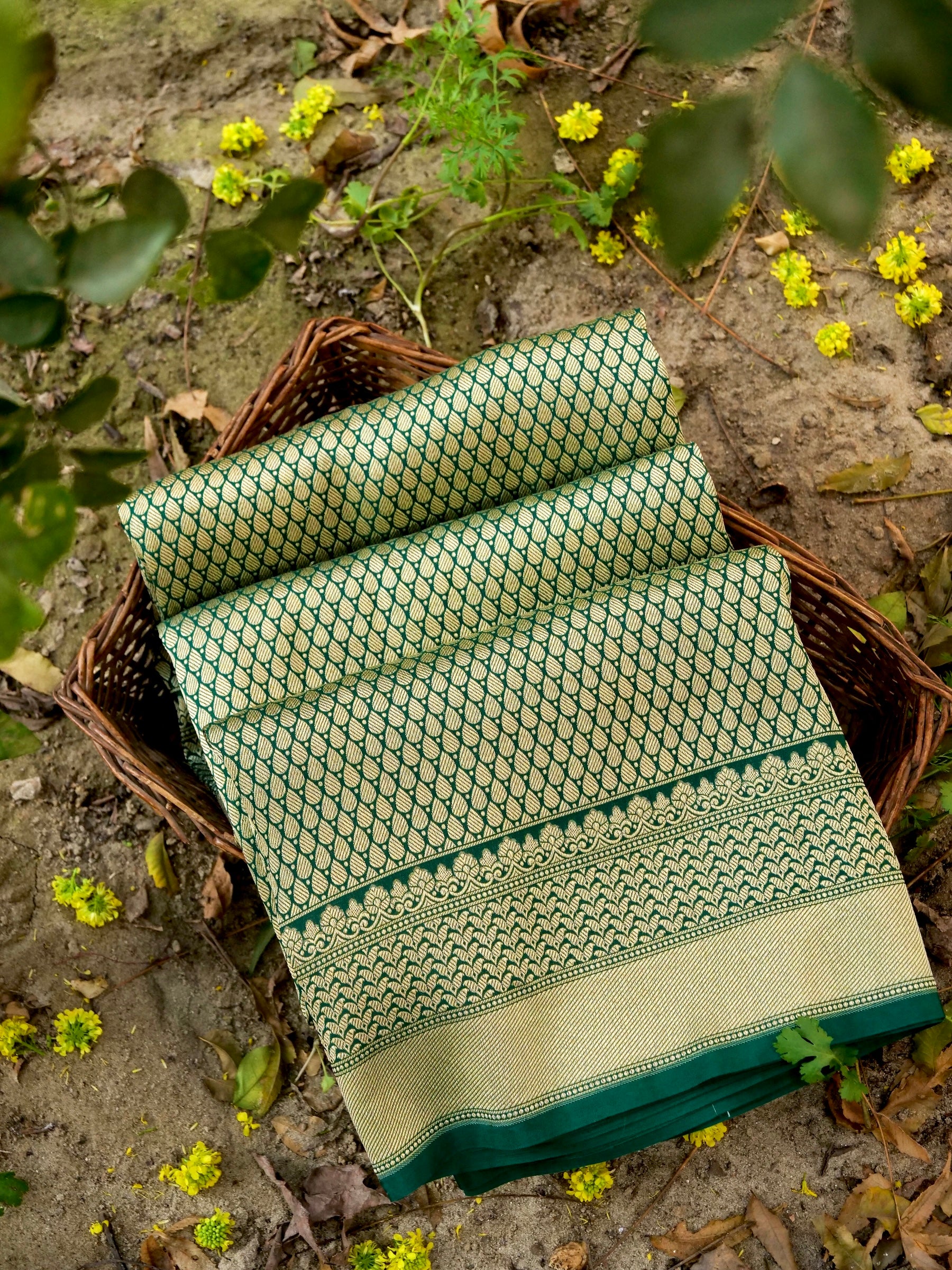 Handloom Banarasi Crepe Silk Saree with Zari Brocade - Khinkhwab
