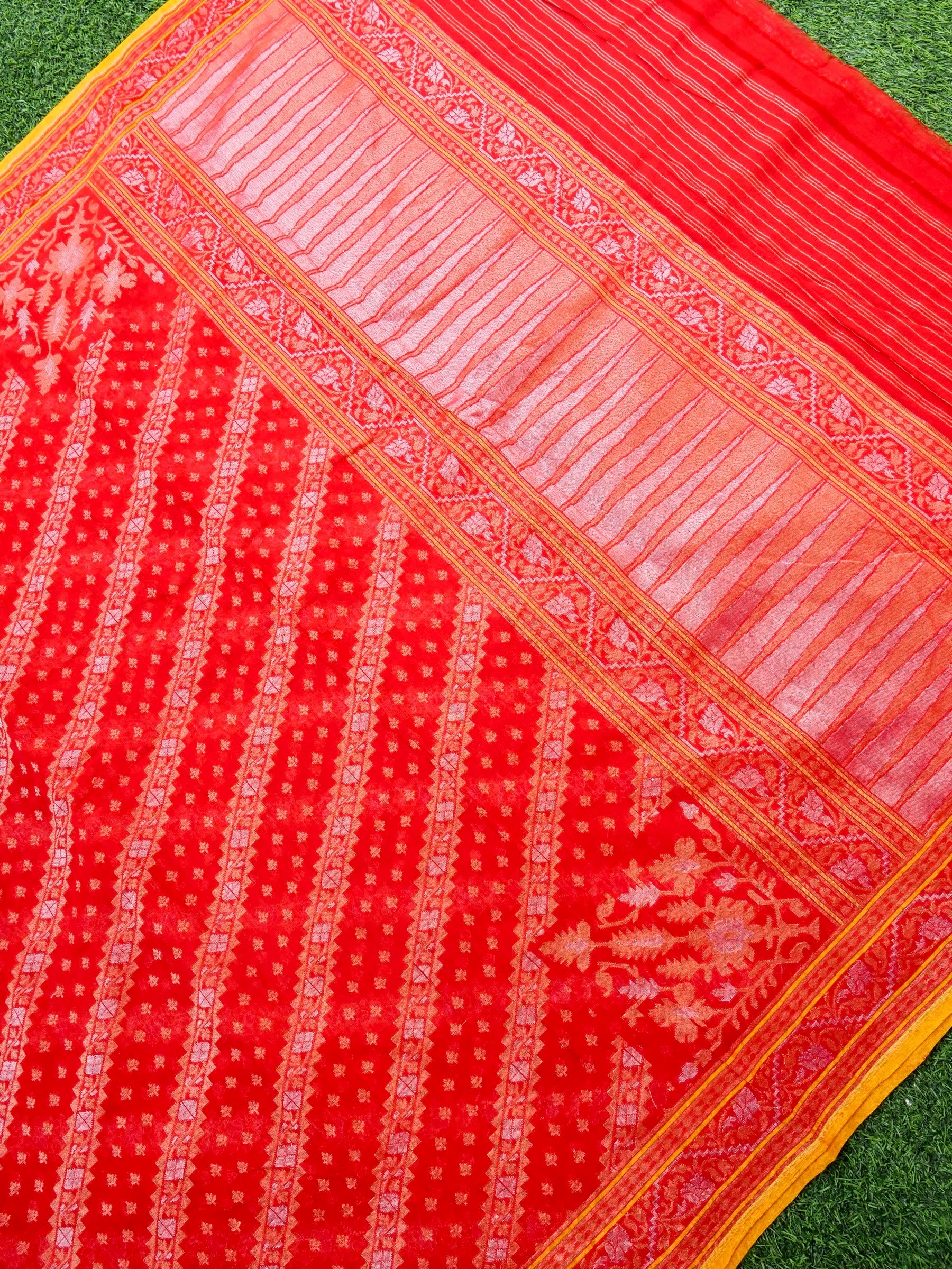 Banarasi Cotton Handloom Jamdani Ektara Saree - Khinkhwab