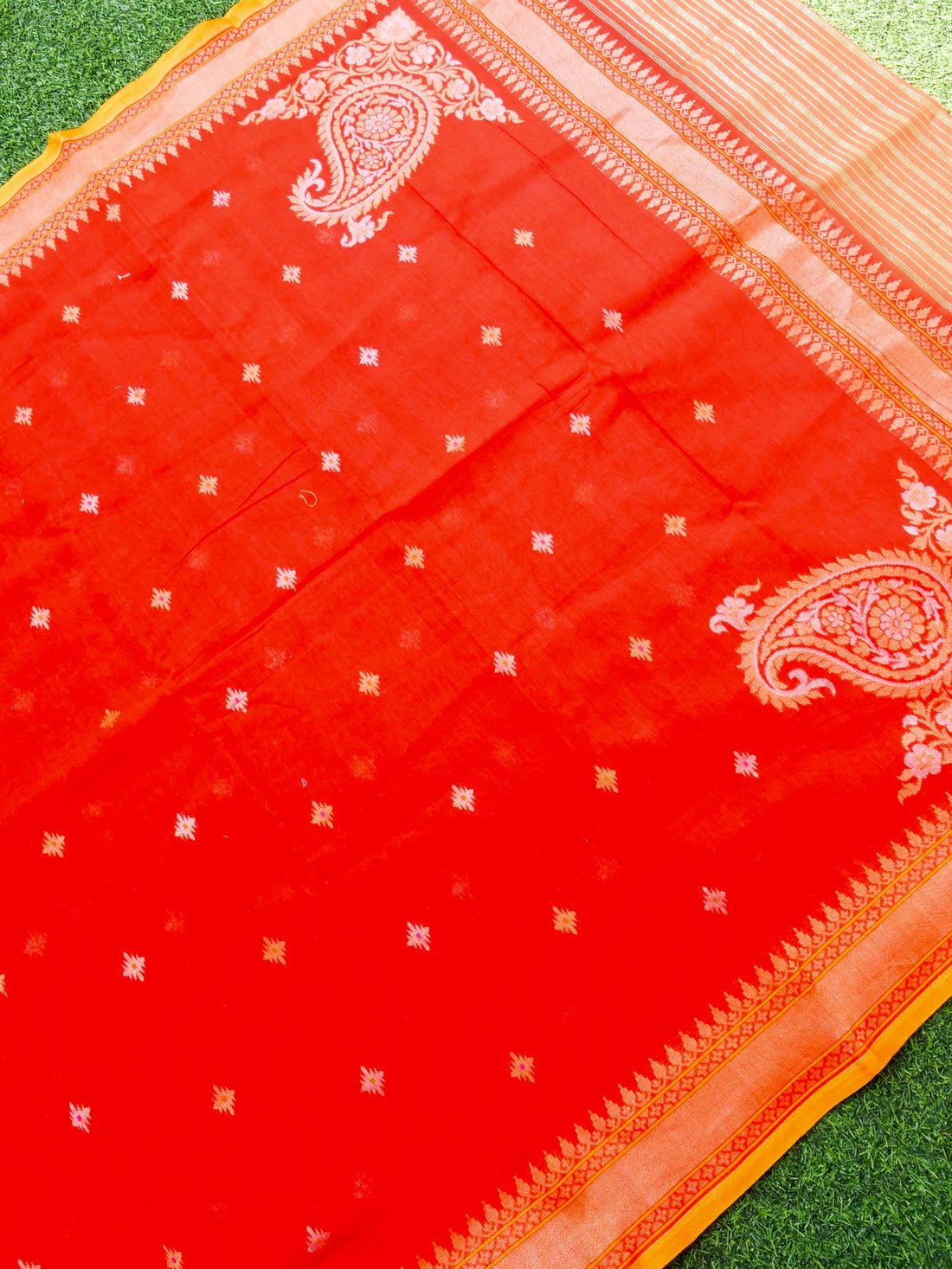Banarasi Cotton Handloom Kadwa Ektara Saree - Khinkhwab