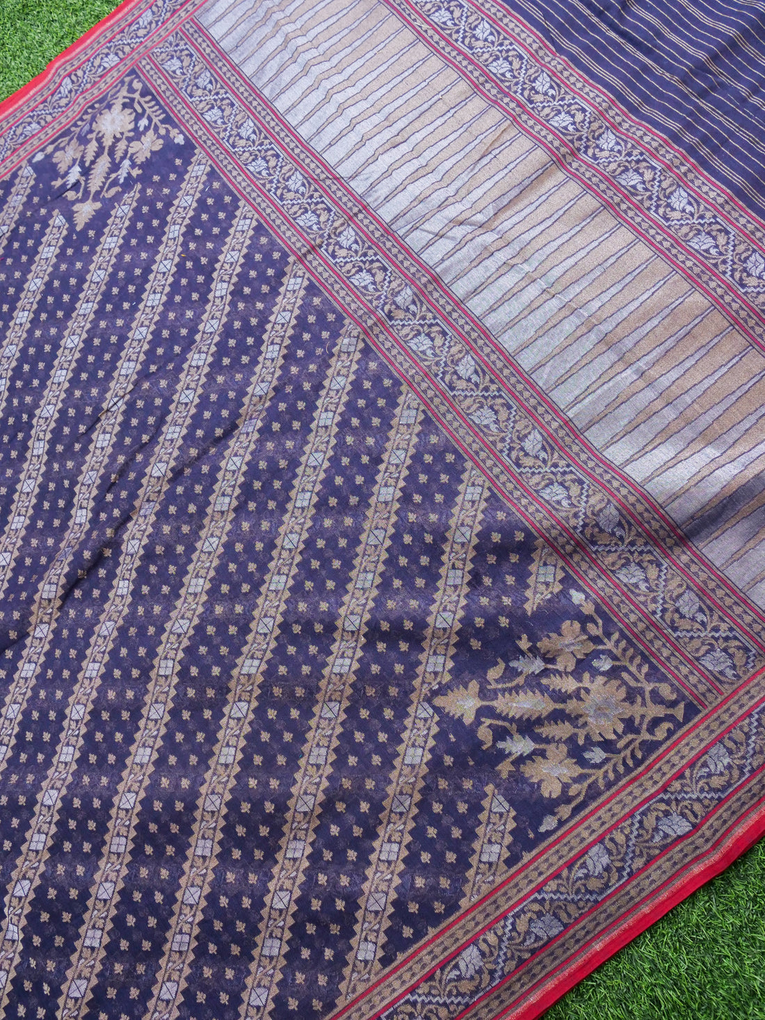 Banarasi Cotton Handloom Jamdani Ektara Saree - Khinkhwab