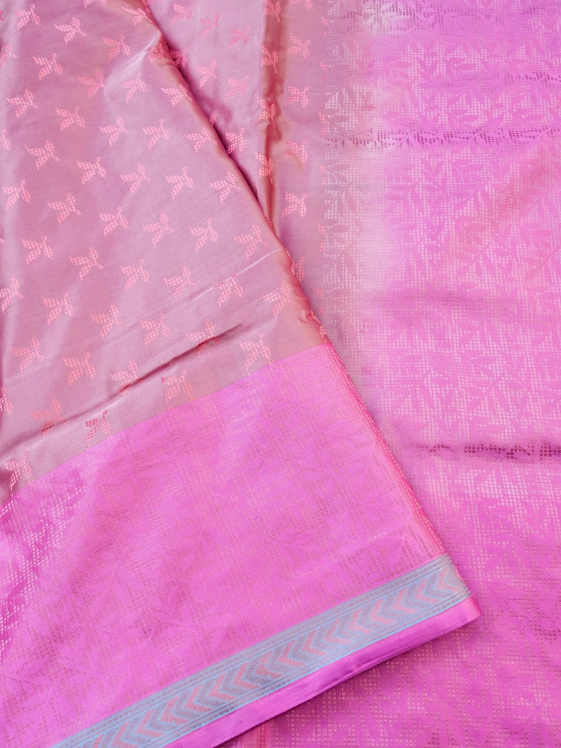 Handloom Banarasi Silk Sateen Tanchoi Saree with Skirt Border - Khinkhwab