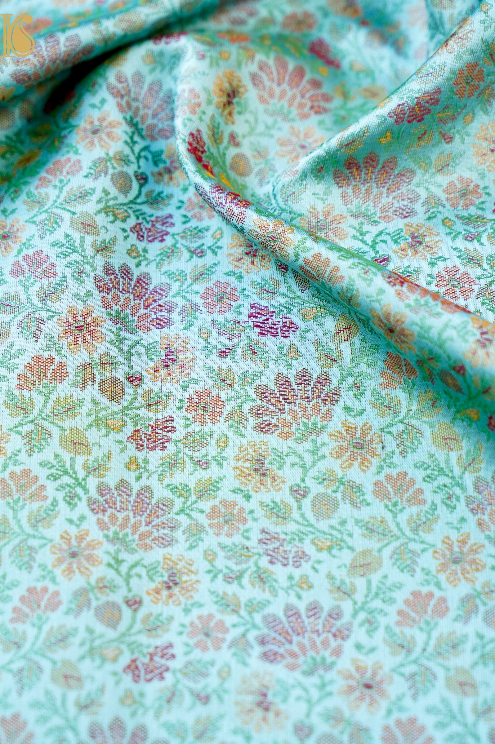 Handloom Banarasi Tanchoi Silk Parizaad Fabric