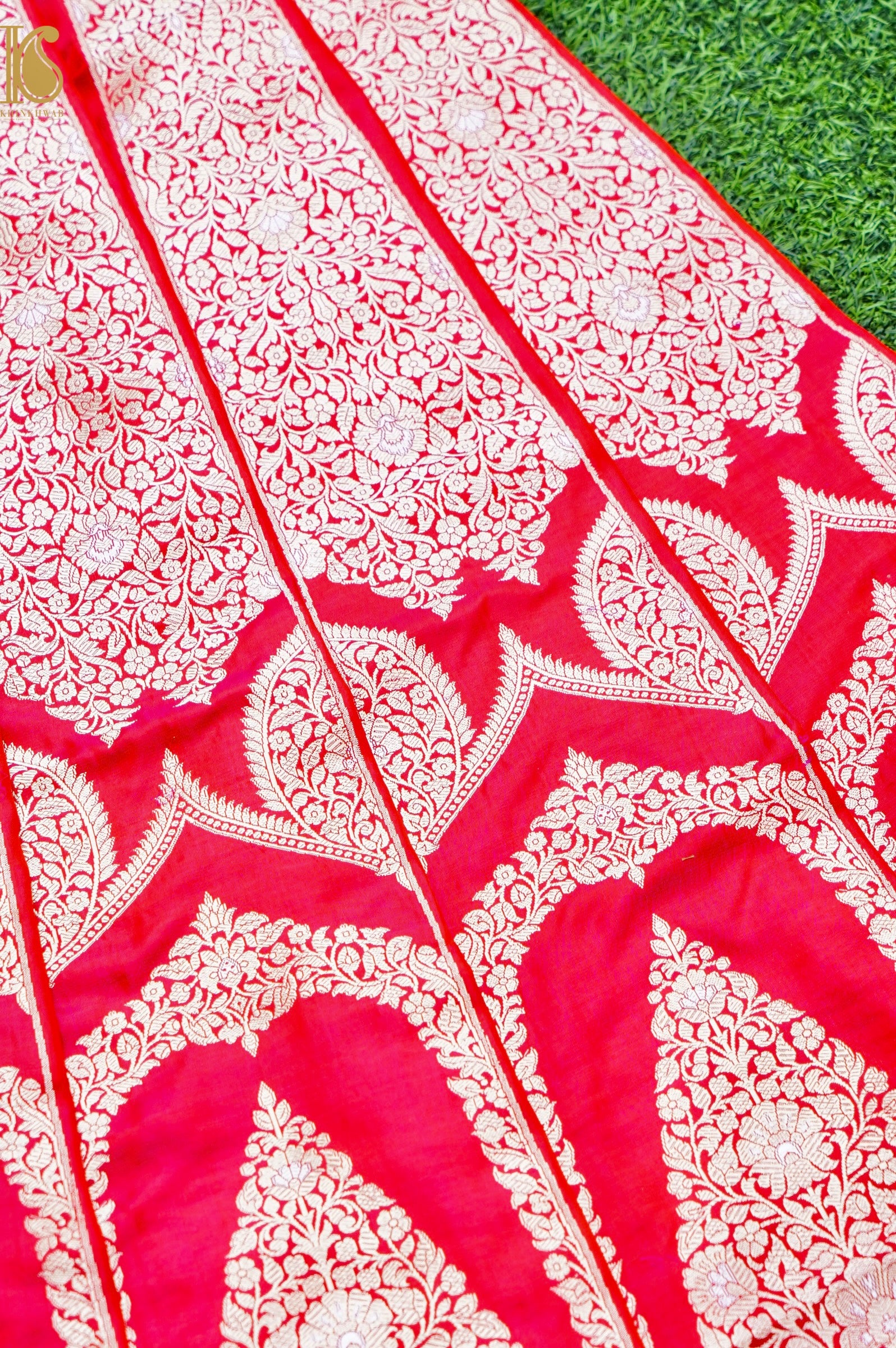 Handloom Banarasi Katan Silk Kalidar Naqshi Lehenga
