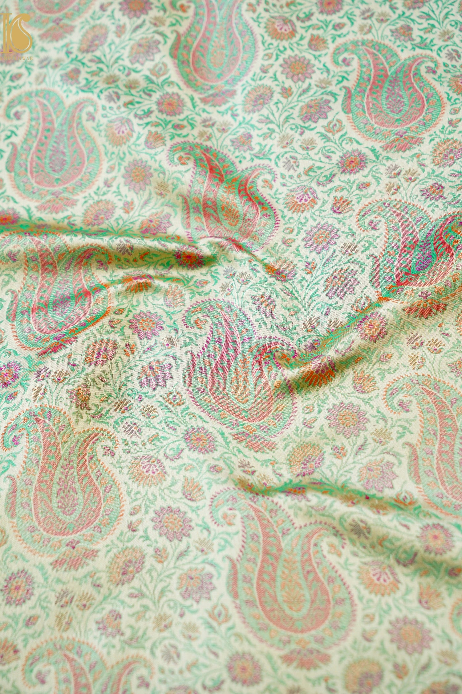 Handloom Banarasi Kalka Ambi Tanchoi Silk Fabric