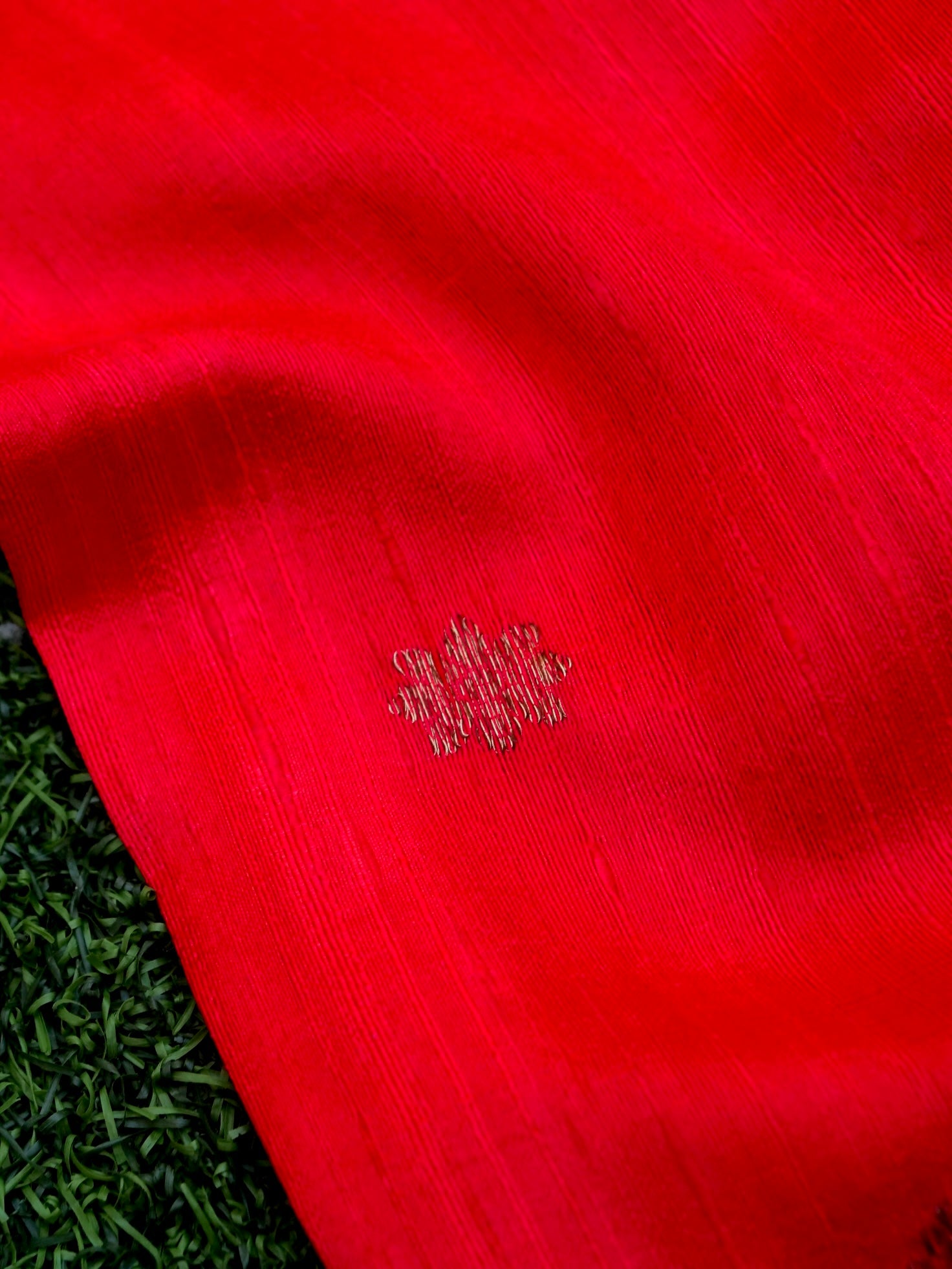 Handloom Raw Silk Kadhua Banarasi Saree in Red with Chanda Boota - Khinkhwab