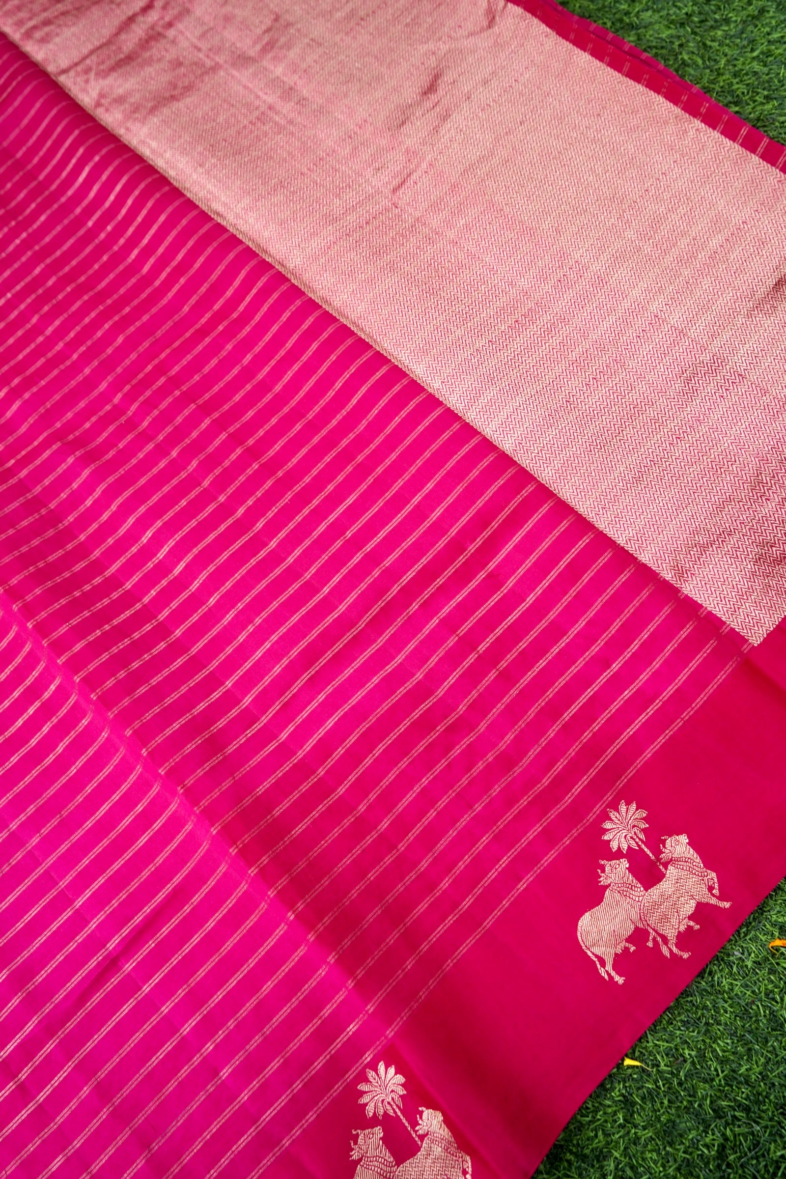 Handloom Banarasi Pure Katan Silk Kadwa Saree in Pink Nandi Motif - Khinkhwab
