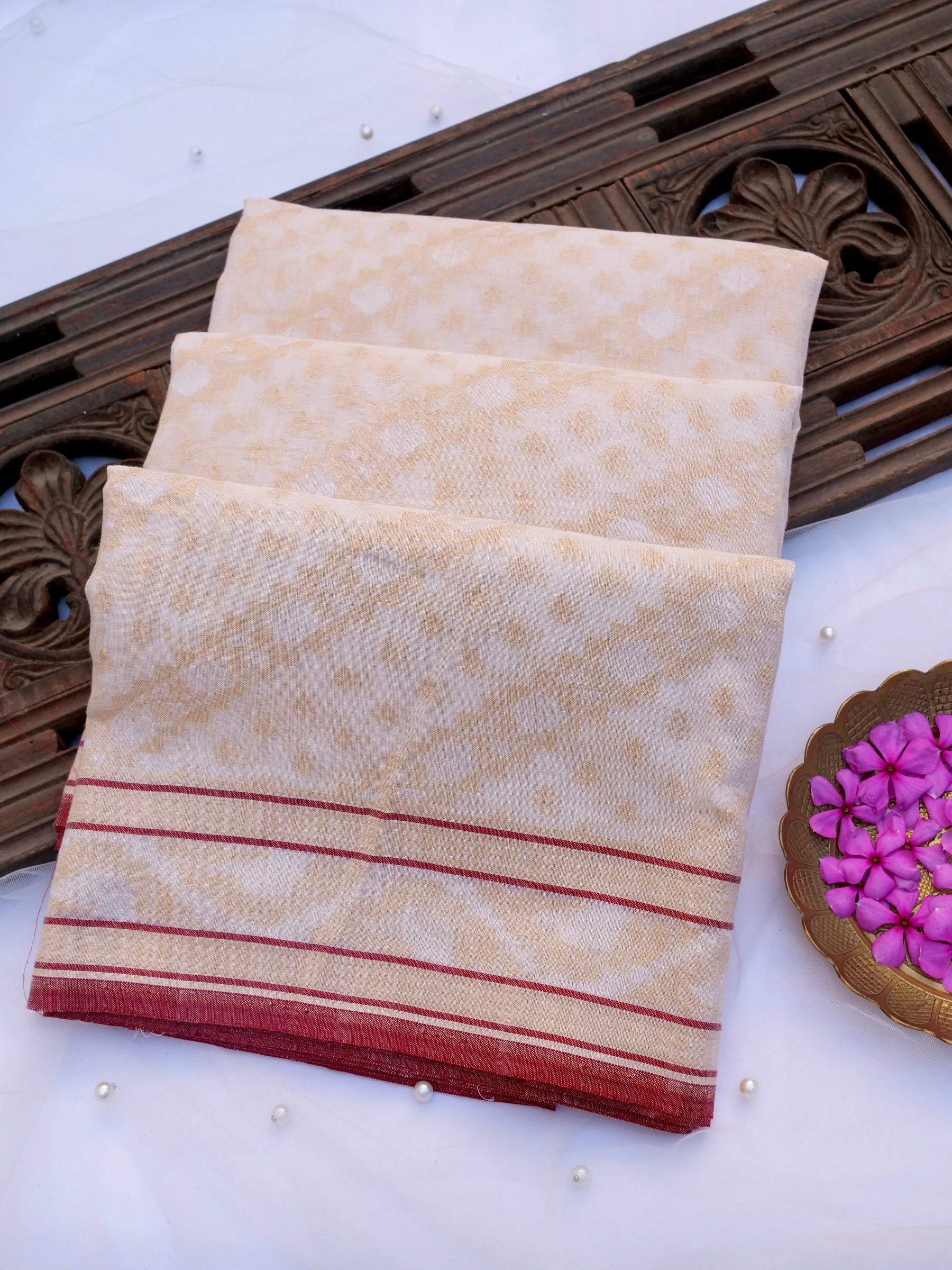 Banarasi Cotton Handloom Jamdani Ektara Saree in White - Khinkhwab