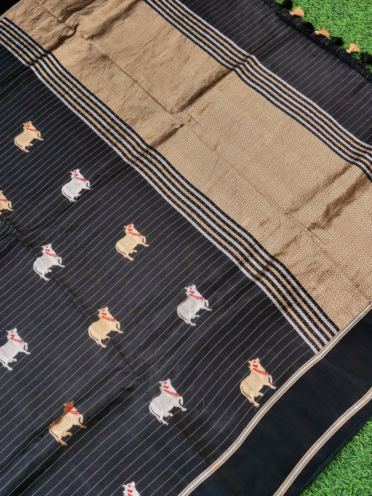 Handwoven Banarasi Katan Silk Kadwa Saree with Meenakari Nandi Motif in Black