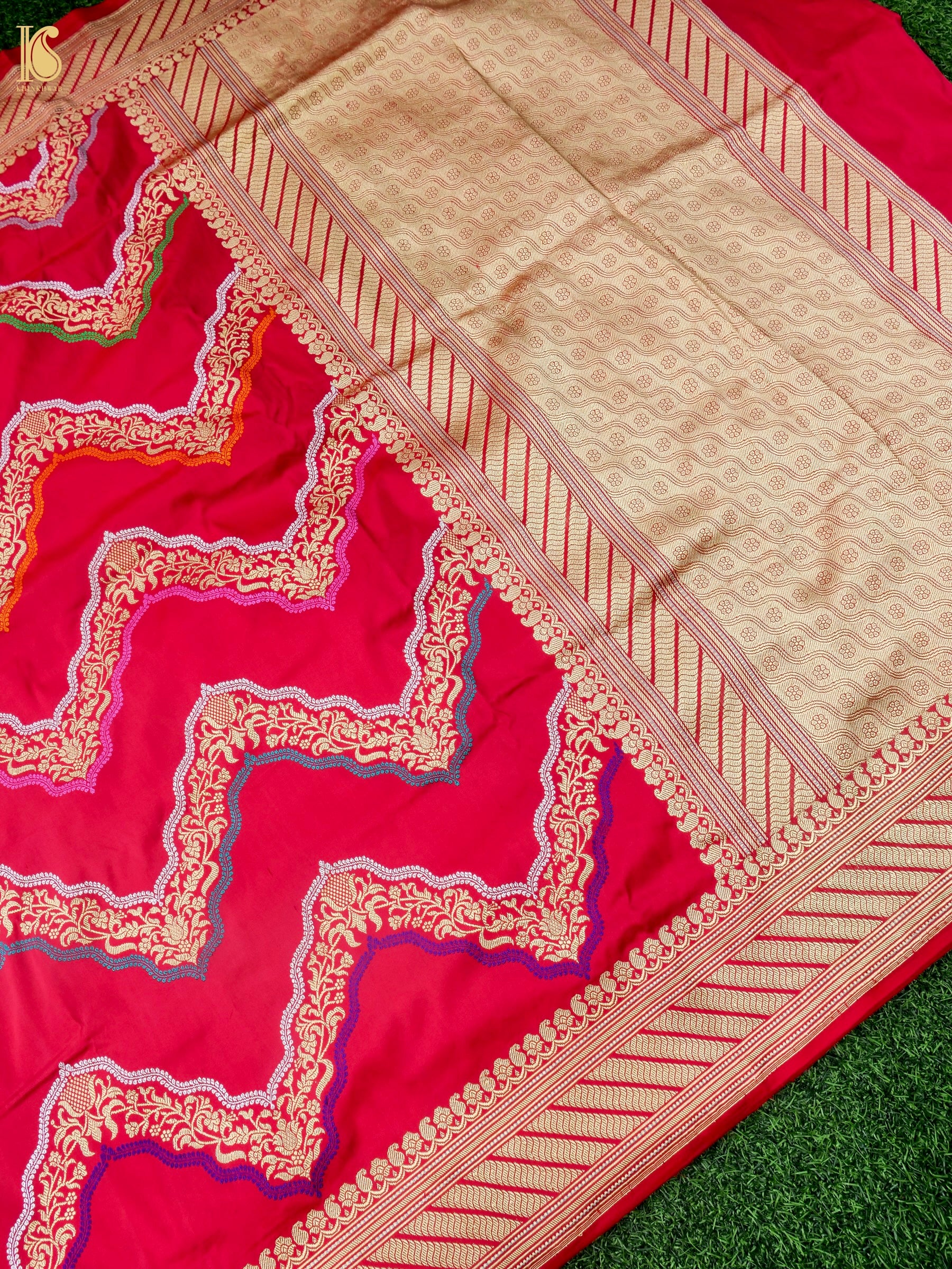 Handwoven Banarasi Silk Kadwa Zig Zag Saree in Red