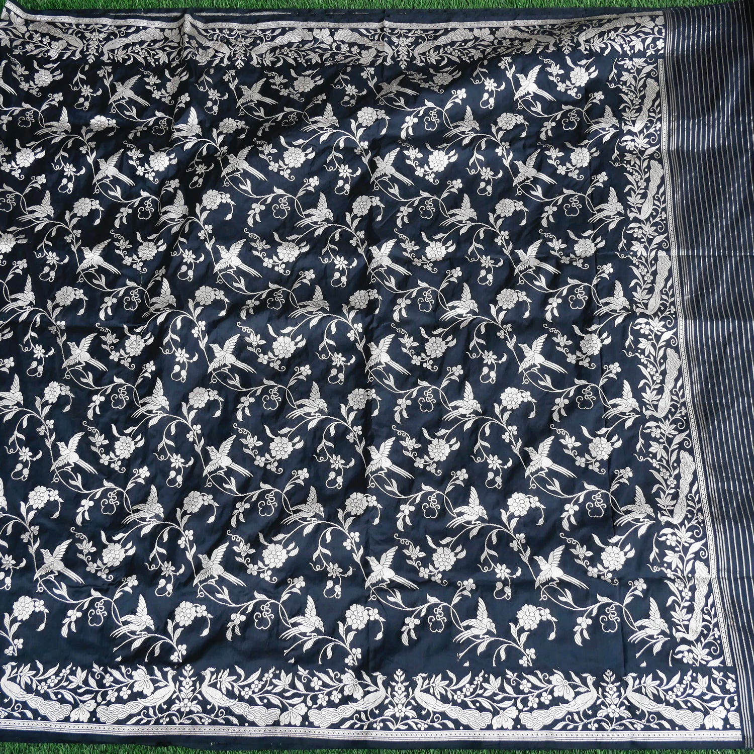 Black Pure Katan Silk Handwoven Banarasi Bird Saree - Khinkhwab