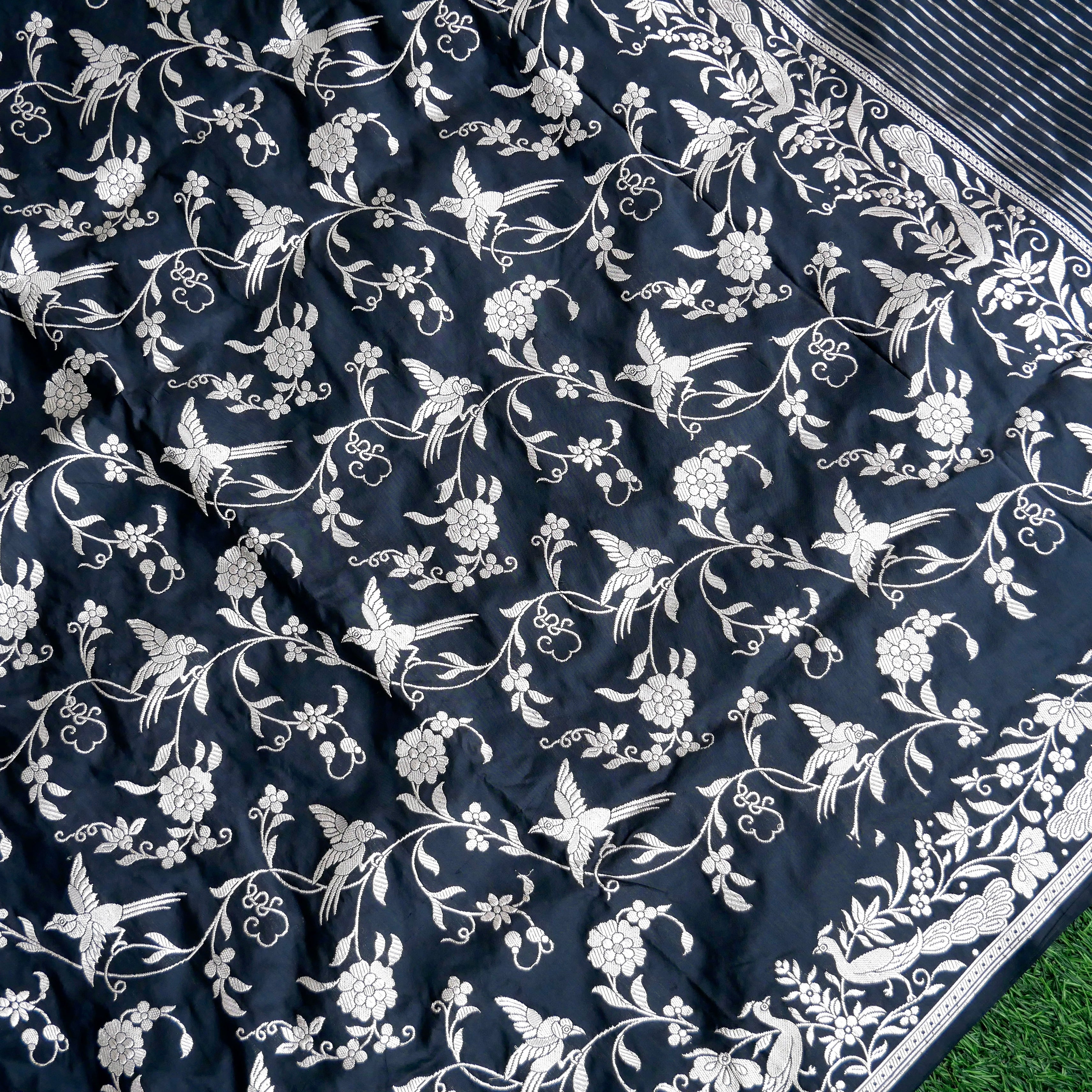 Black Pure Katan Silk Handwoven Banarasi Bird Saree - Khinkhwab