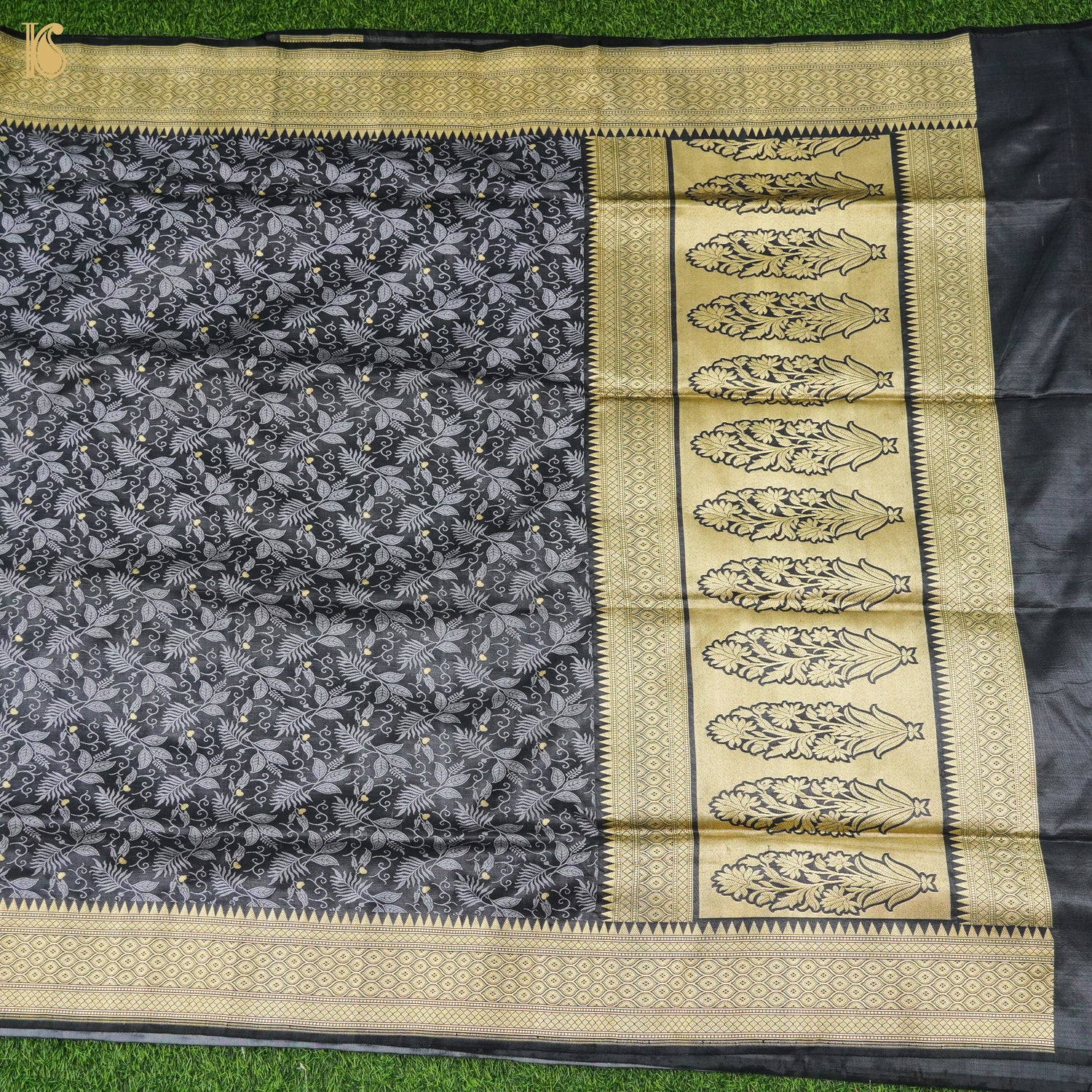 Black Pure Katan Silk Handloom Banarasi Tanchoi Saree - Khinkhwab