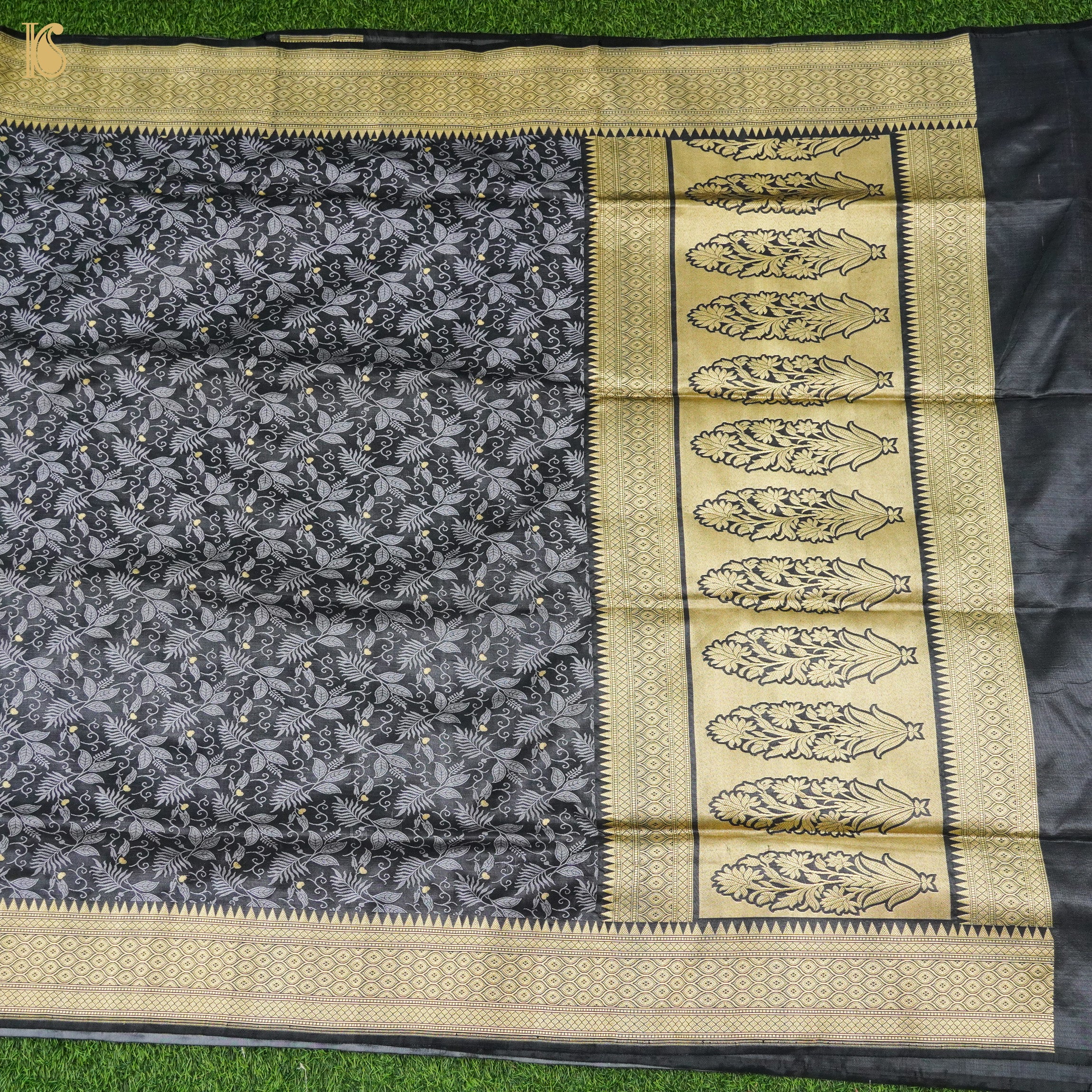 Black Pure Katan Silk Handloom Banarasi Tanchoi Saree - Khinkhwab