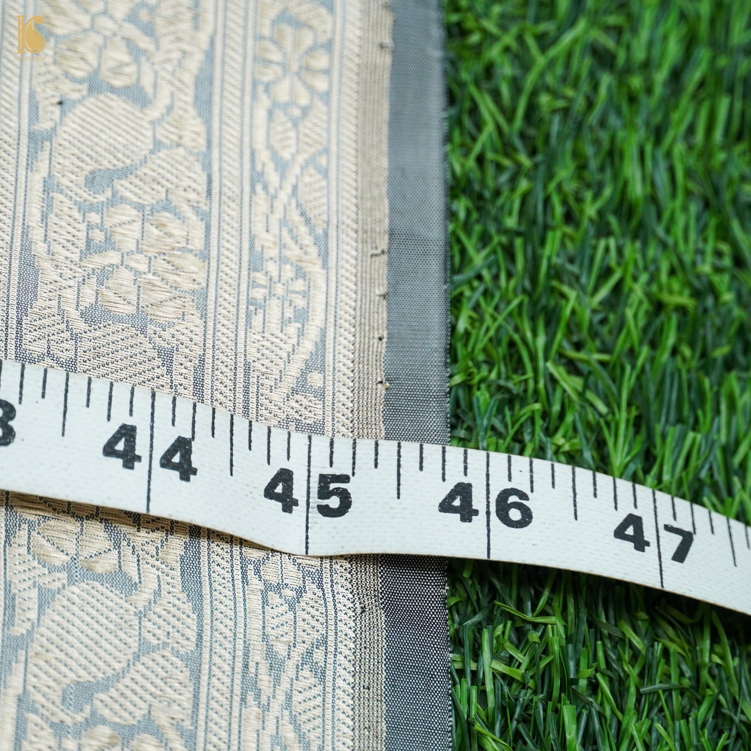 Handwoven Grey Pure Katan Silk Banarasi Birds Fabric - Khinkhwab