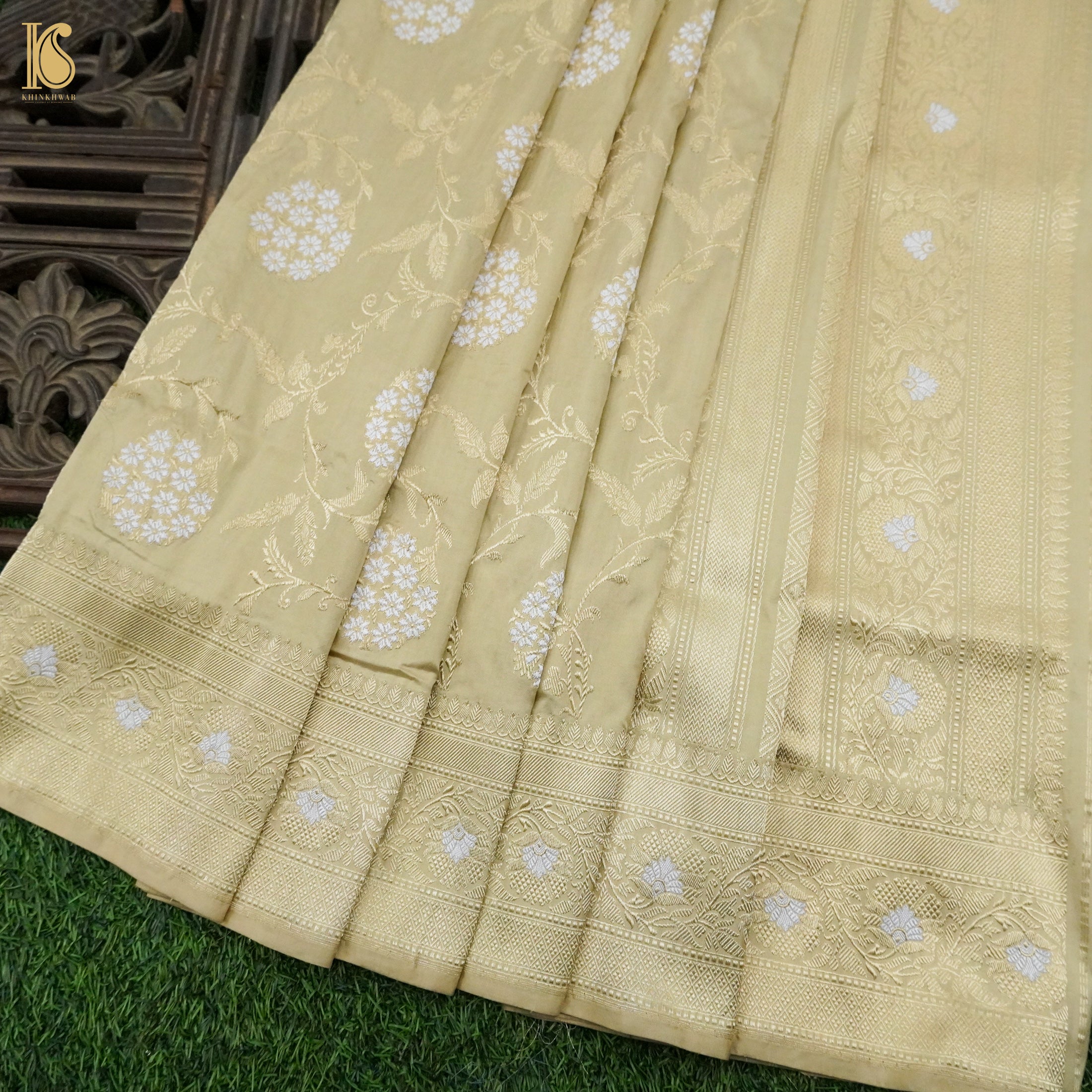 White Pure Katan Silk Handloom Kadwa Banarasi Saree - Khinkhwab