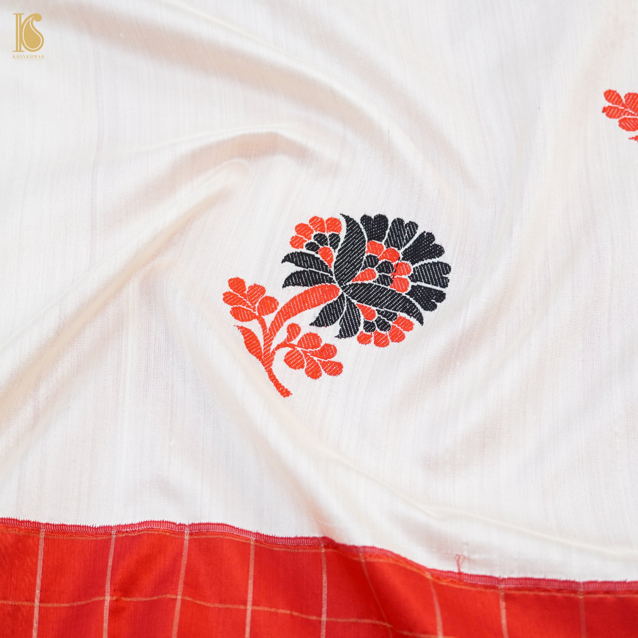 White & Red Pure Katan Silk Handloom Kadwa Banarasi Saree - Khinkhwab