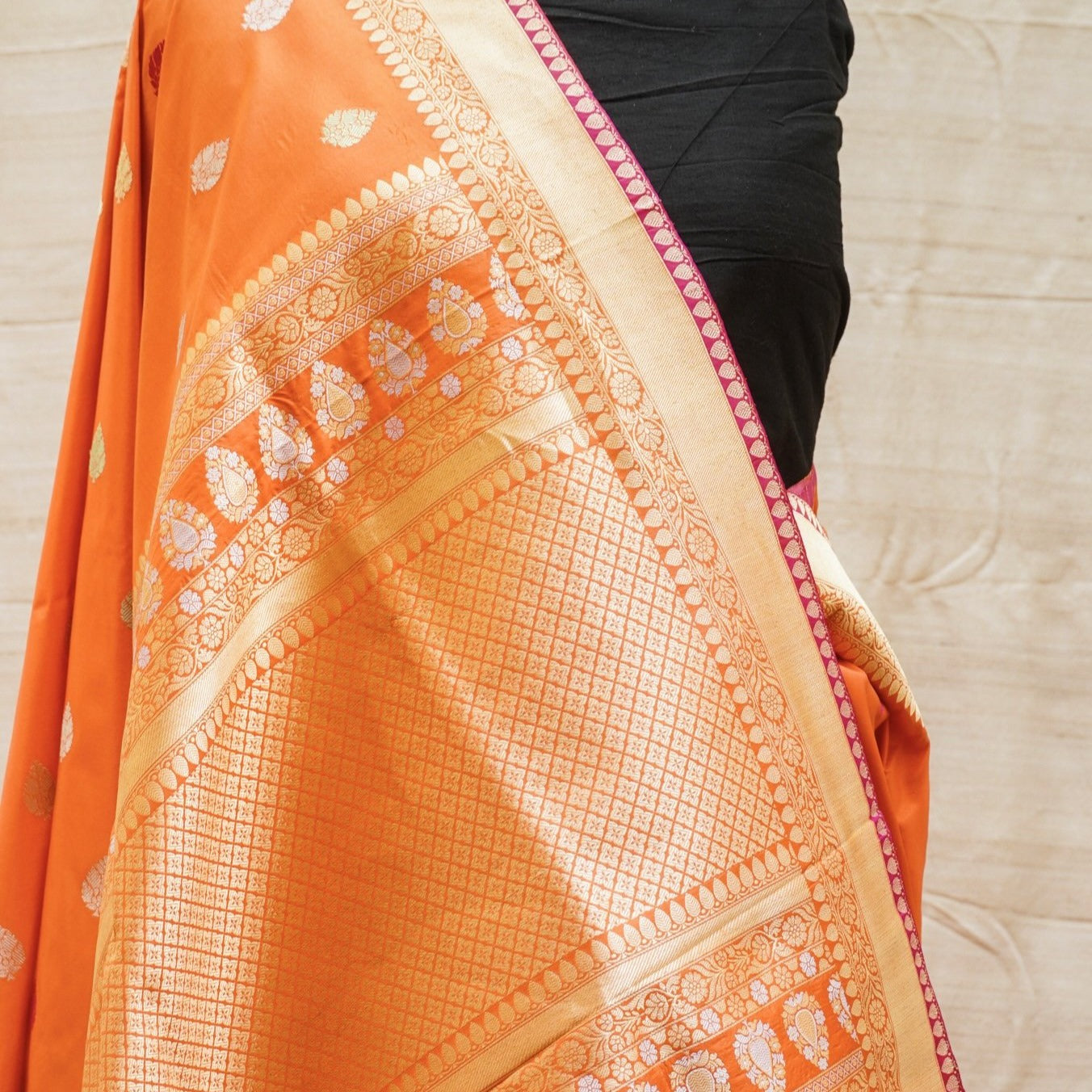 Pumpkin Orange Pure Katan Silk Handloom Kadwa Banarasi Saree - Khinkhwab
