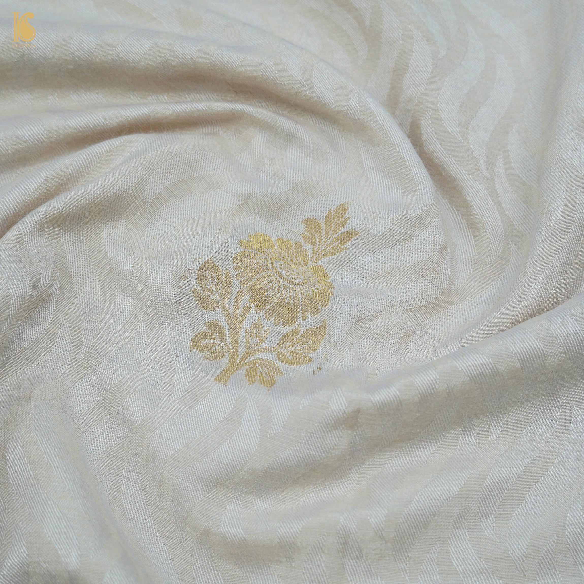 White Moonga Silk Handloom Banarasi Fabric - Khinkhwab