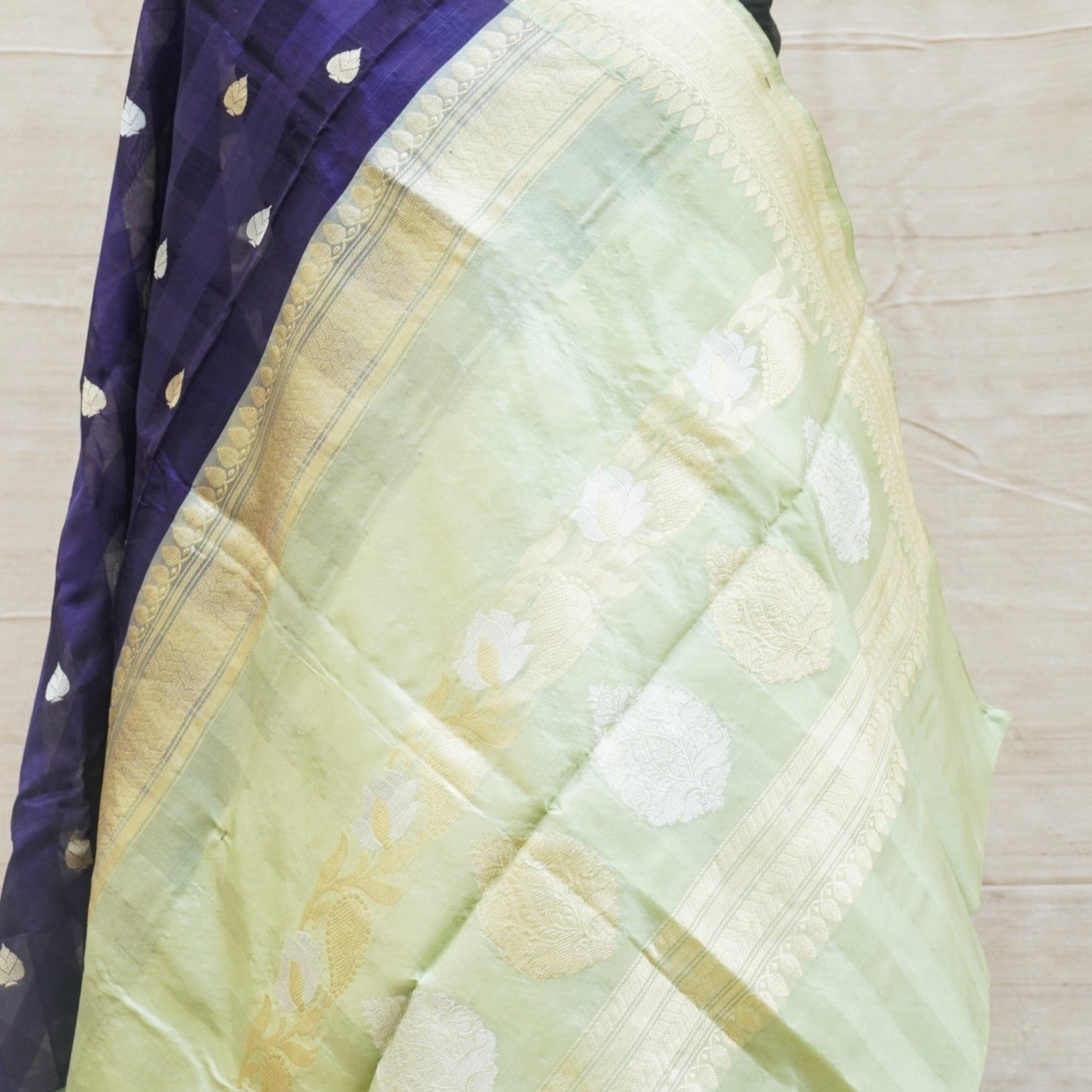 Meteorite Blue Kora Handloom Banarasi Saree with Green Katan Border - Khinkhwab