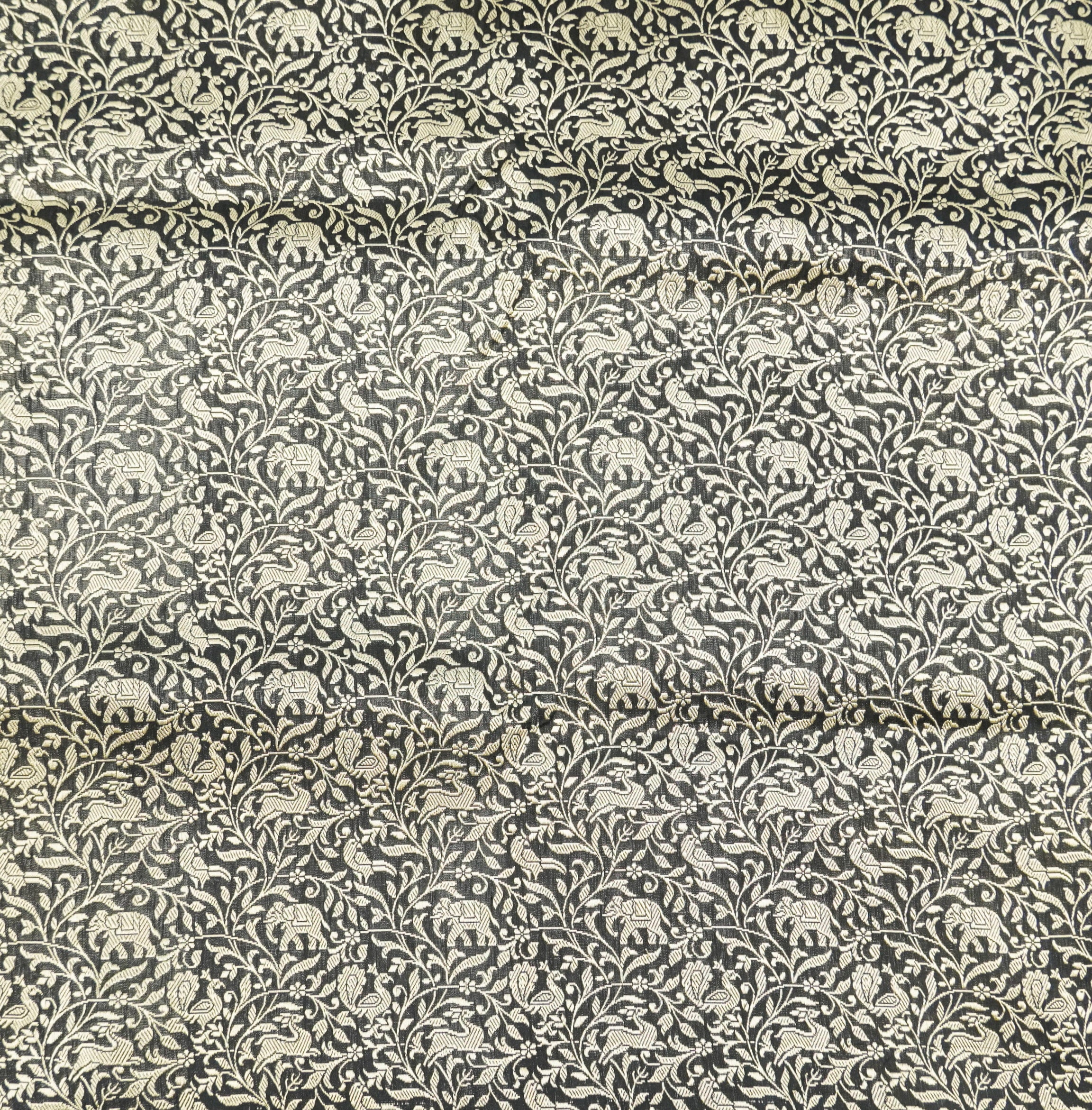 Black Pure Katan Silk Handloom Banarasi Shikargah Fabric - Khinkhwab