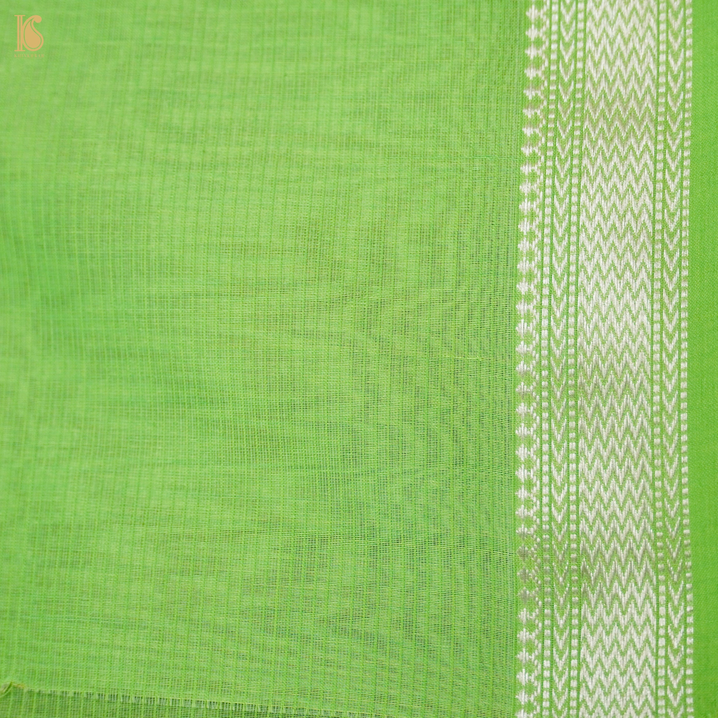 Beige & Green Handwoven Pure Cotton Silk Maheshwari Saree - Khinkhwab