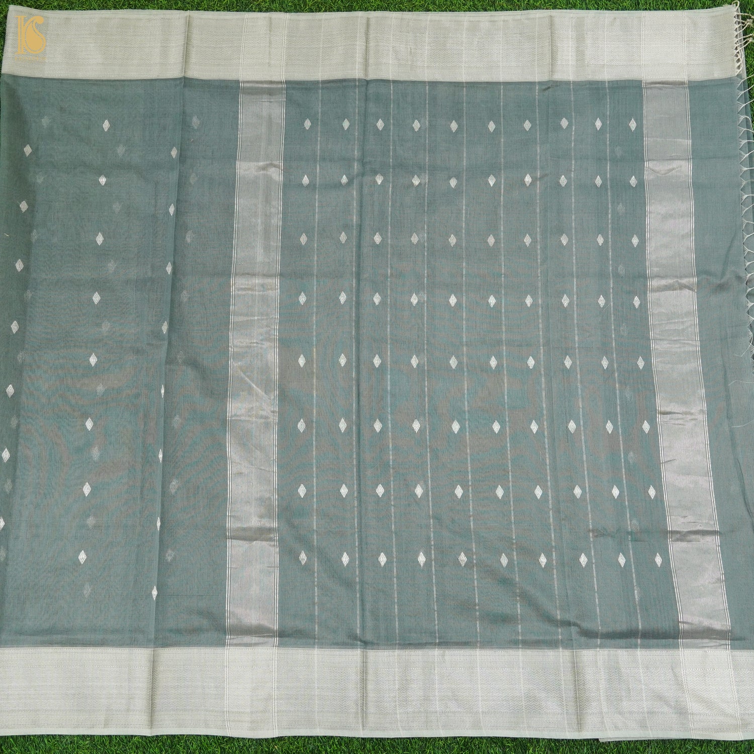 Grey Handwoven Pure Cotton Silk Maheshwari Saree - Khinkhwab