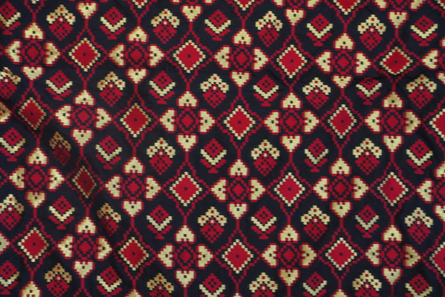 Mehroon & Red Ikaat Banarasi Fabric - Khinkhwab