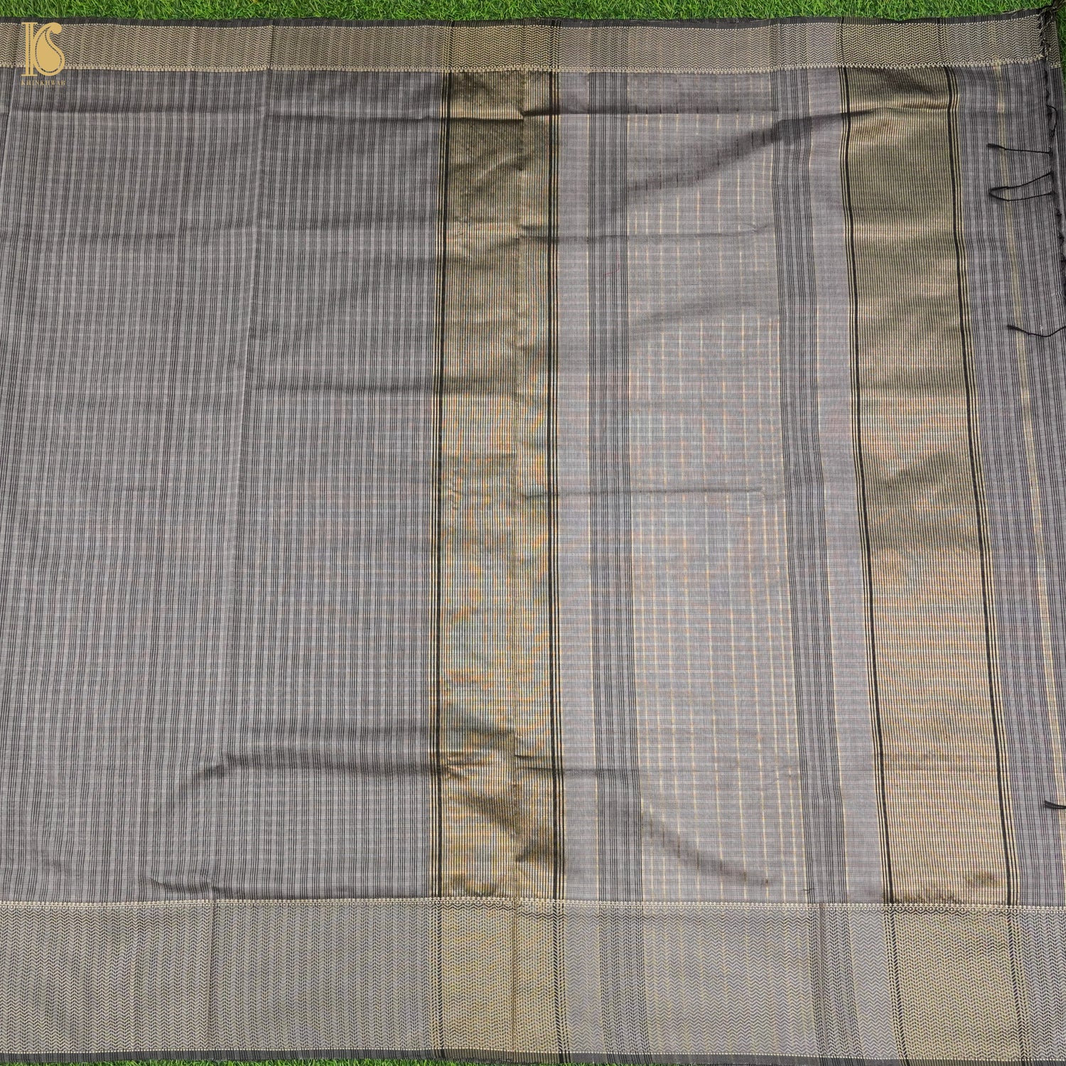 Grey Handwoven Pure Cotton Silk Maheshwari Saree - Khinkhwab