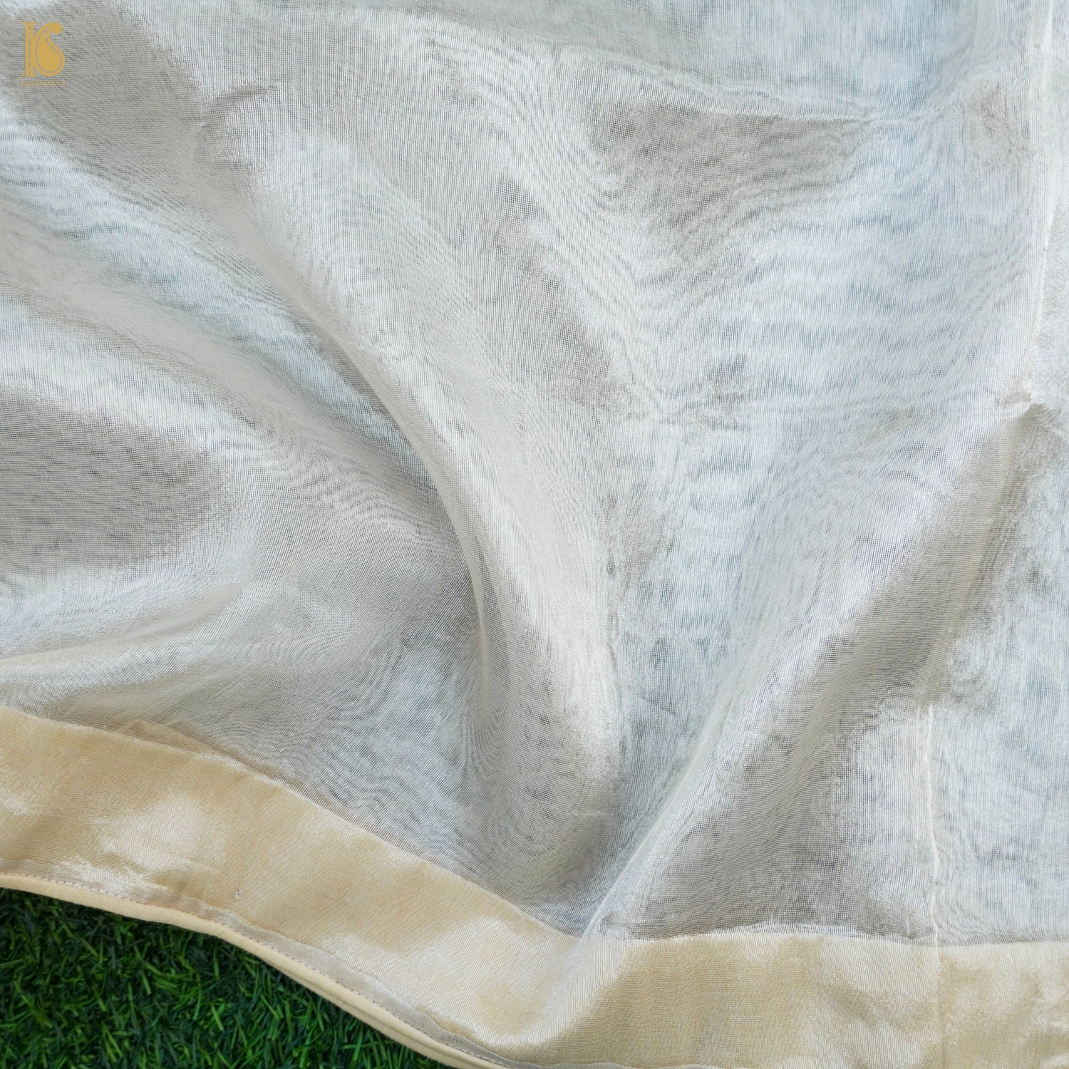 Silver Pure Tissue Silk Handwoven Banarasi Saree - Khinkhwab