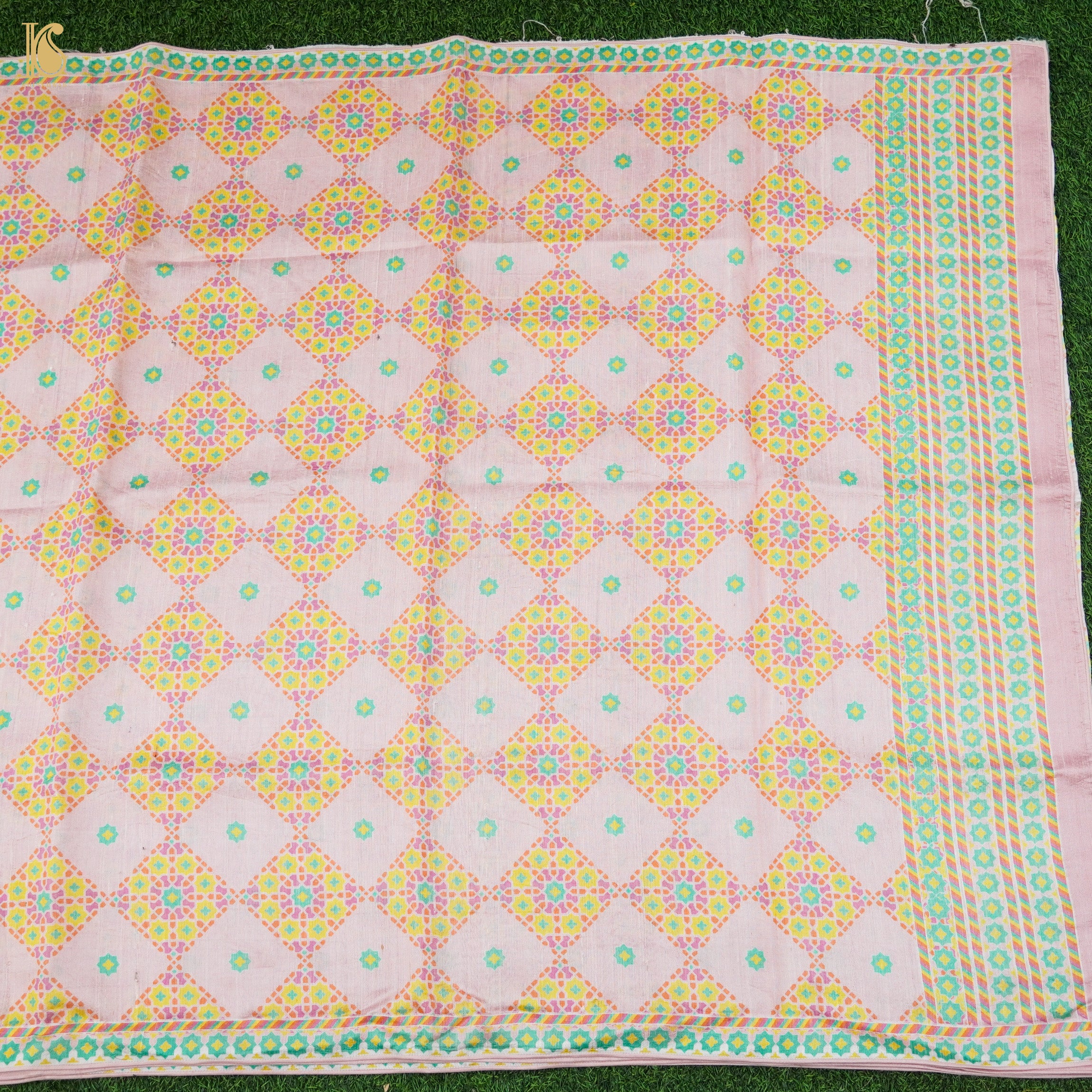 NILUFER -Oyster Pink Pure Raw Silk Print Saree - Khinkhwab