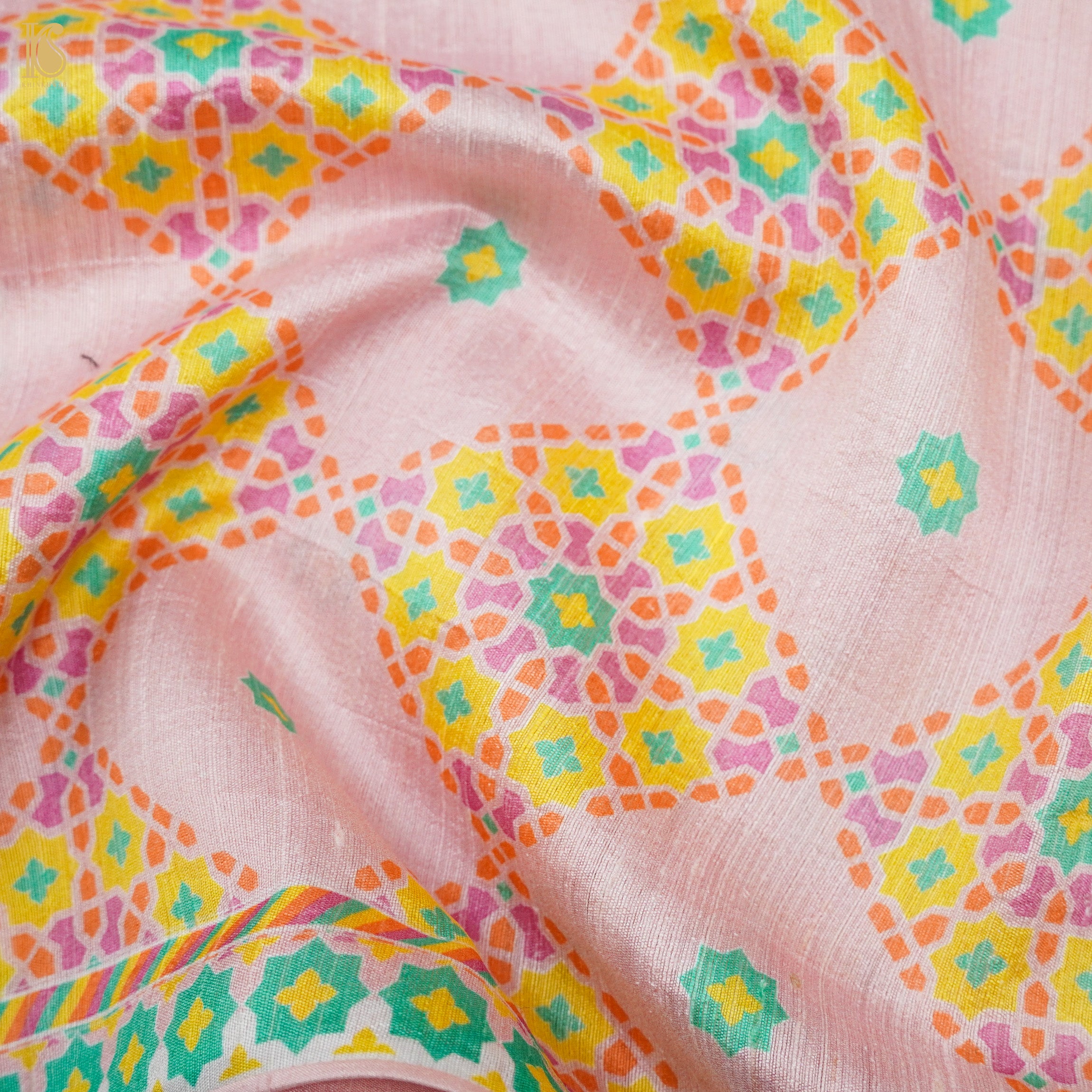 NILUFER -Oyster Pink Pure Raw Silk Print Saree - Khinkhwab
