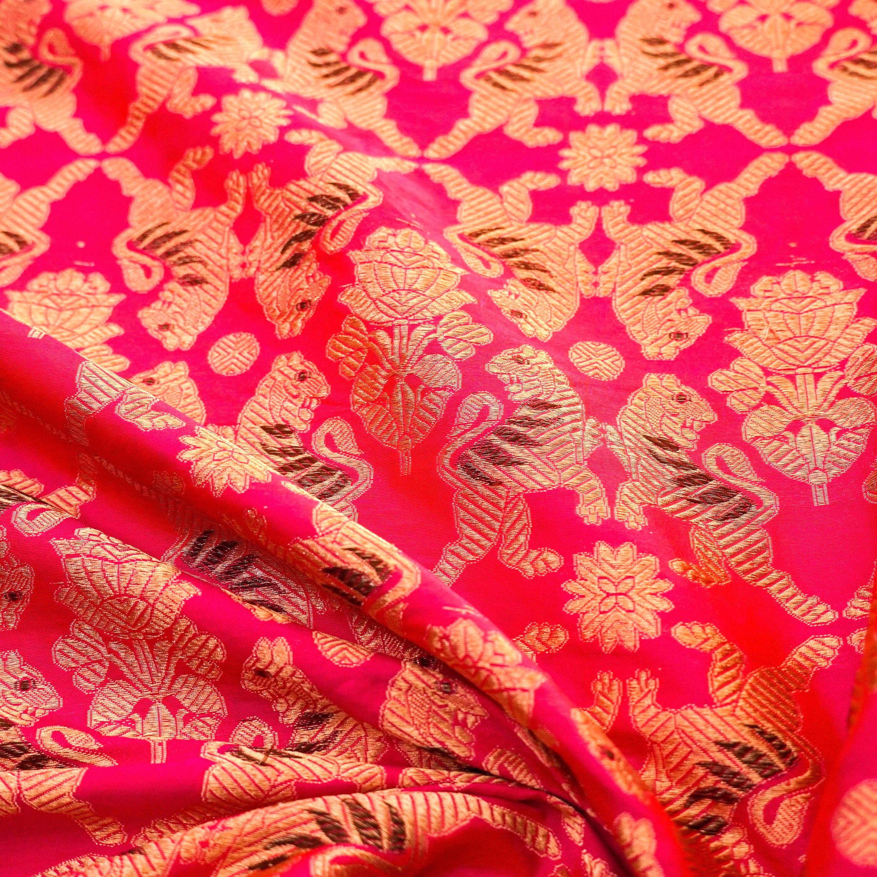Handloom Pink Pure Brocade Banarasi Sher Boota Fabric - Khinkhwab