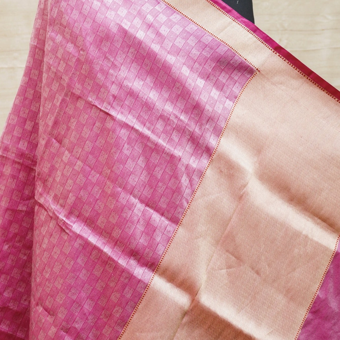 Persian Pink Handloom Pure Tissue by Silk Banarasi Tanchoi Saree - Khinkhwab