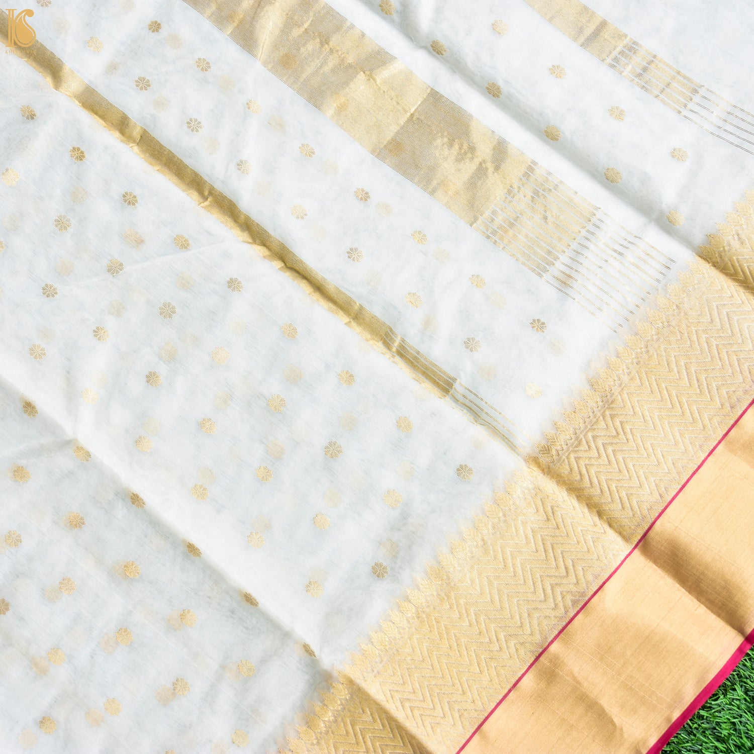 White Pure Katan Silk Handwoven Chanderi Dollar Boota Saree - Khinkhwab