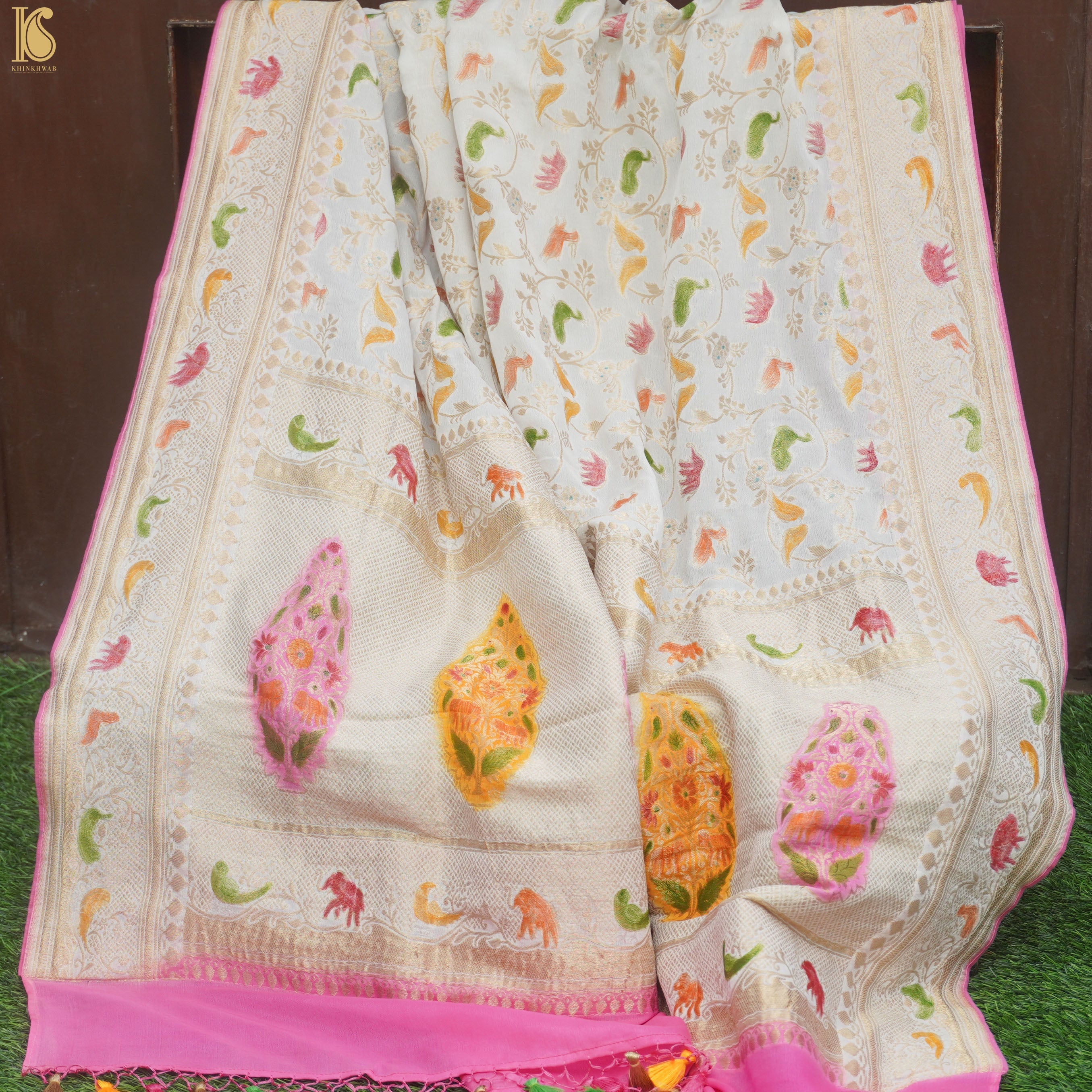 White & Pink Georgette Shikargah Banarasi Hand Brush Dupatta - Khinkhwab
