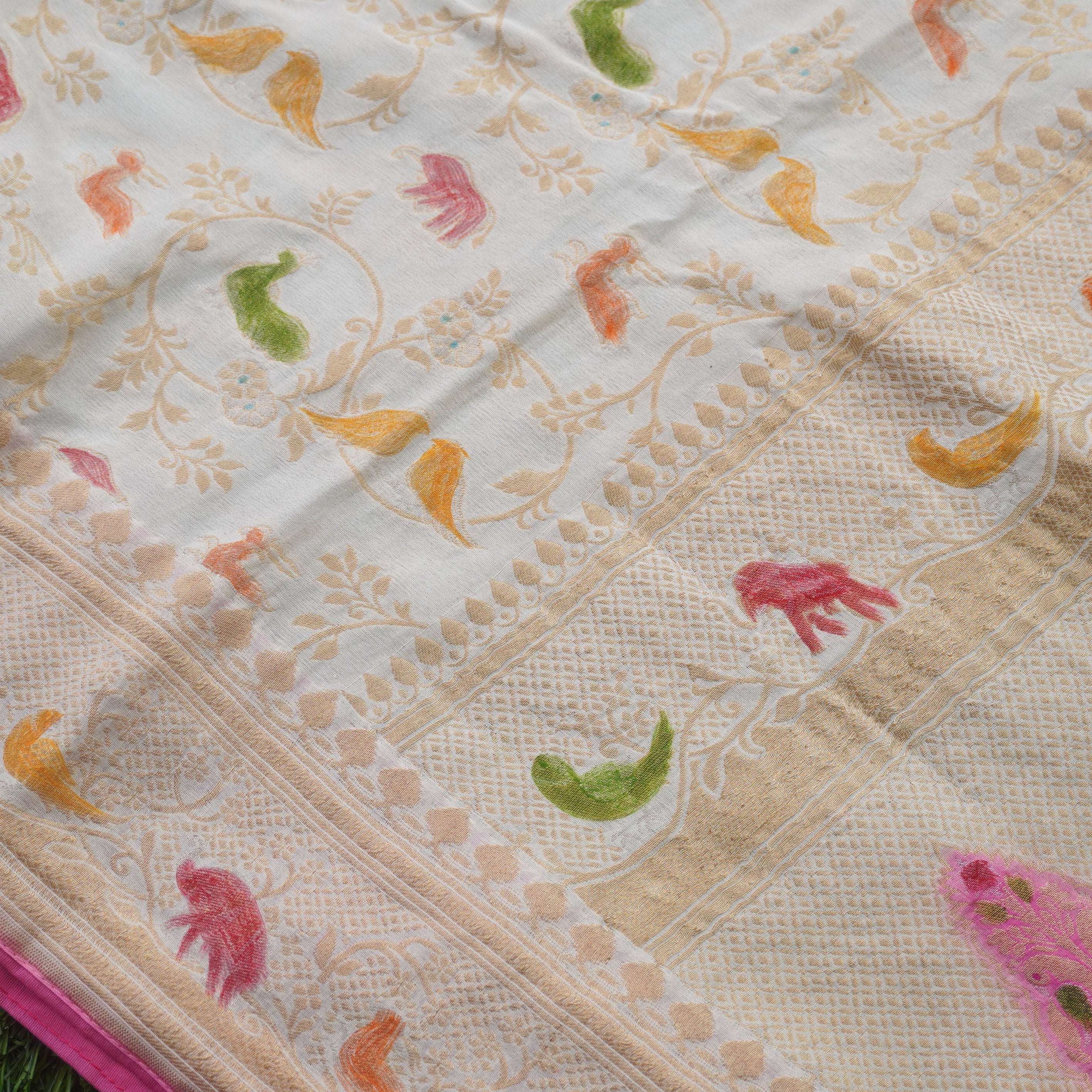 White & Pink Georgette Shikargah Banarasi Hand Brush Dupatta - Khinkhwab