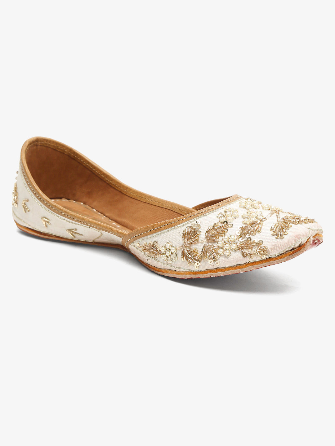 Handcrafted White Punjabi Jutti with Embellishments - Khinkhwab
