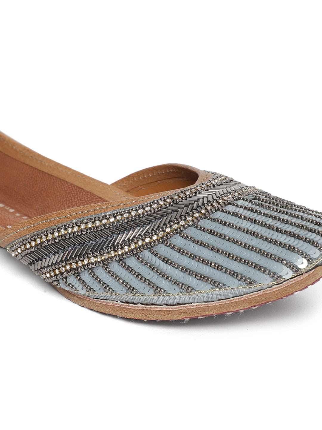 Handcrafted Silver Punjabi Jutti with Sequence Work - Khinkhwab