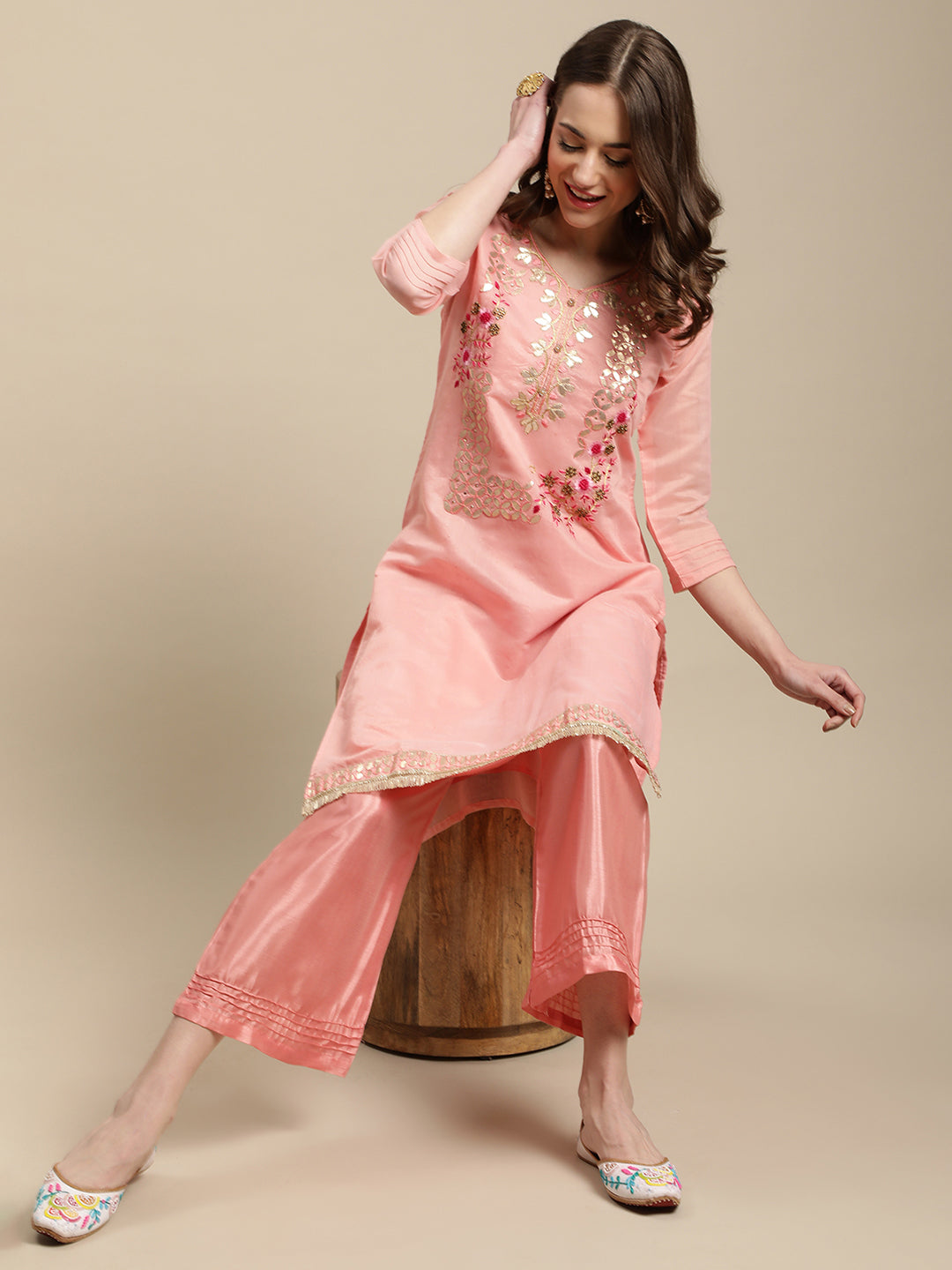 Handcrafted White Punjabi Jutti with Multicolor Embellishment - Khinkhwab