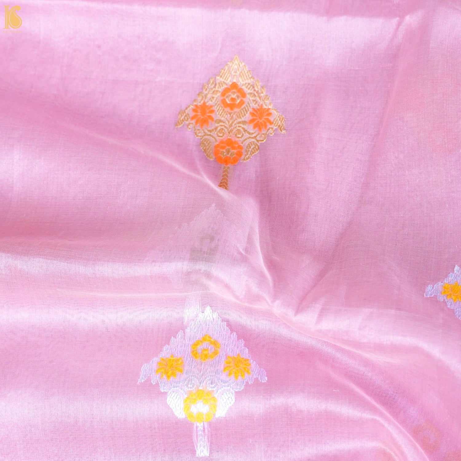 Kora Handloom Banarasi Saree with Kadwa Katan Border - Khinkhwab