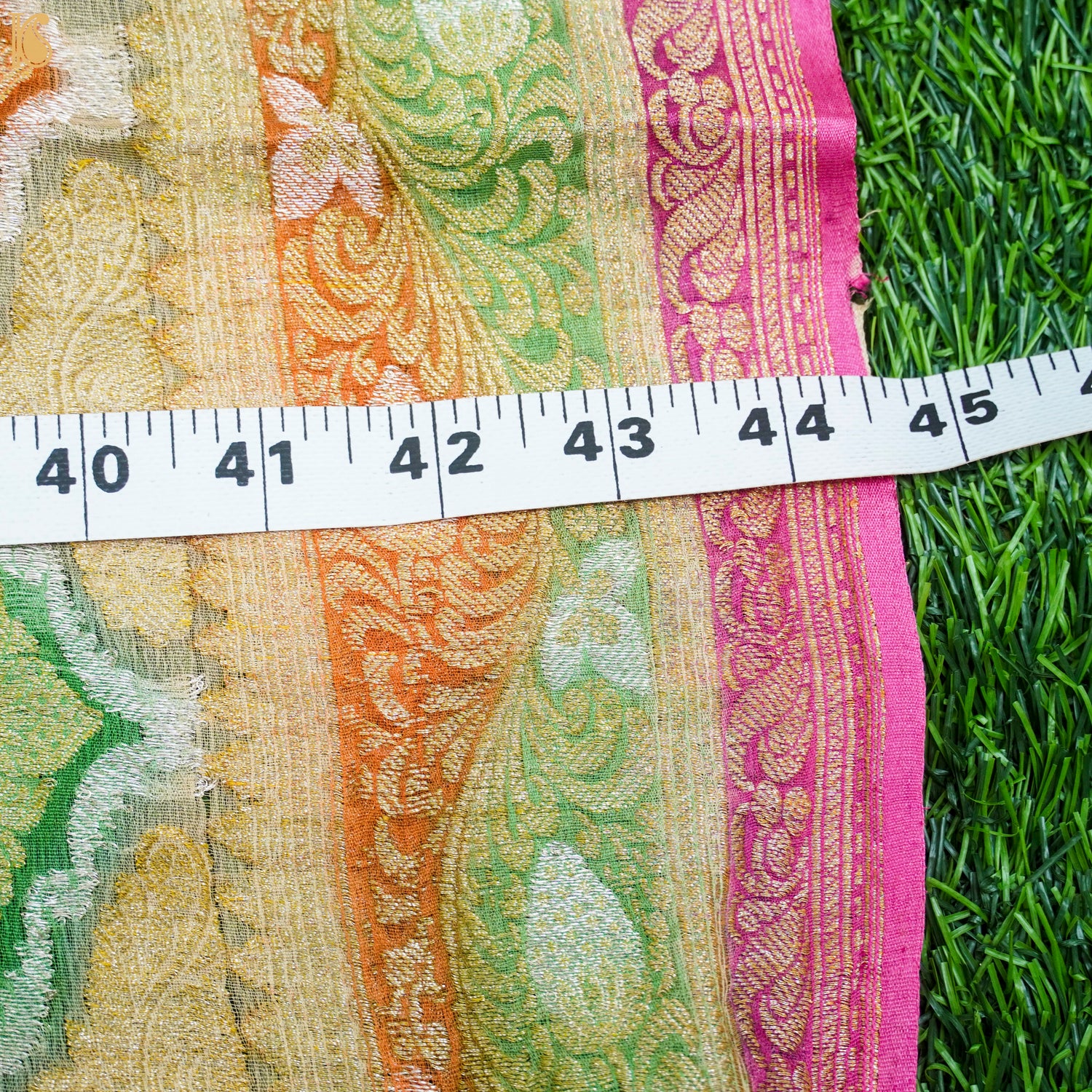 Pure Georgette Handloom Banarasi Kadwa Fabric - Khinkhwab