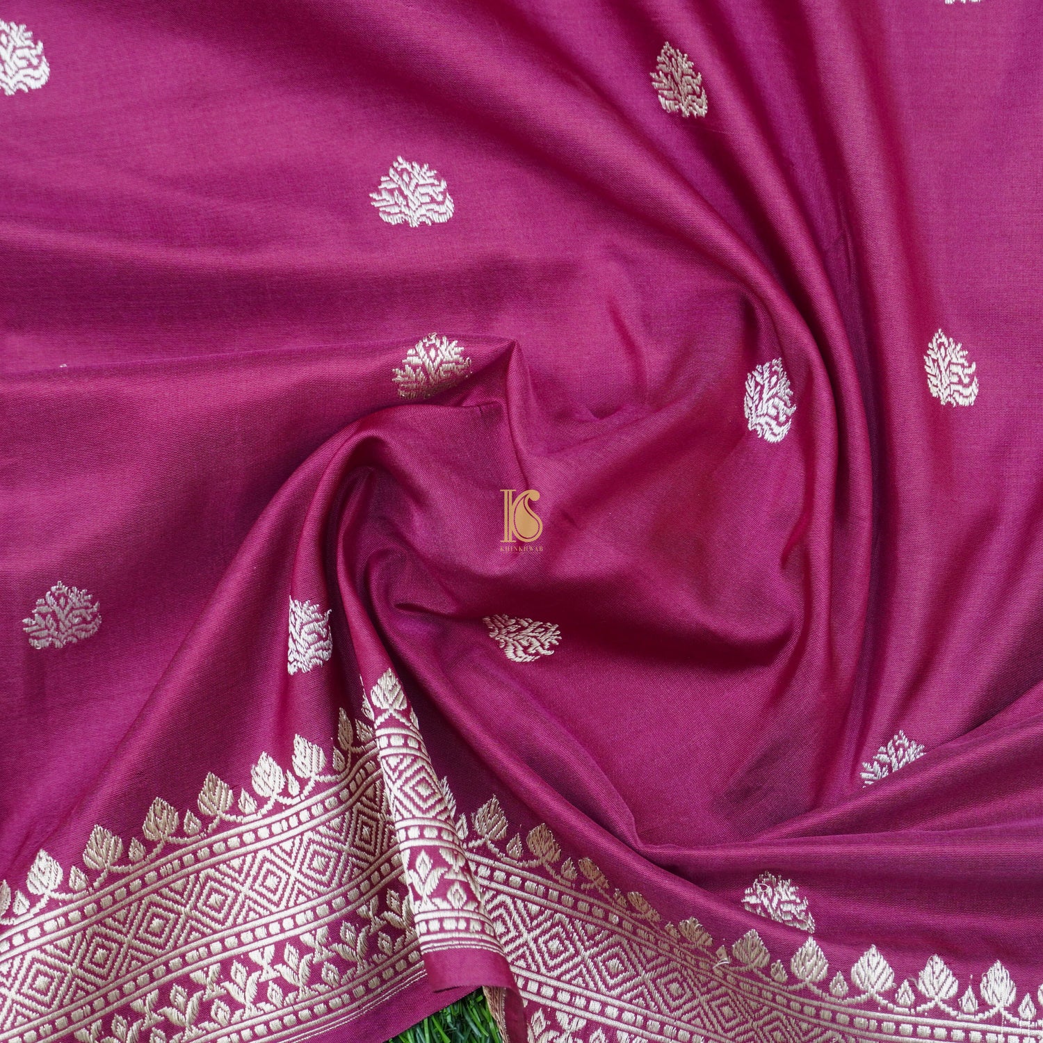 Mehroon Handwoven Katan Silk Kadwa Banarasi Suit Set - Khinkhwab