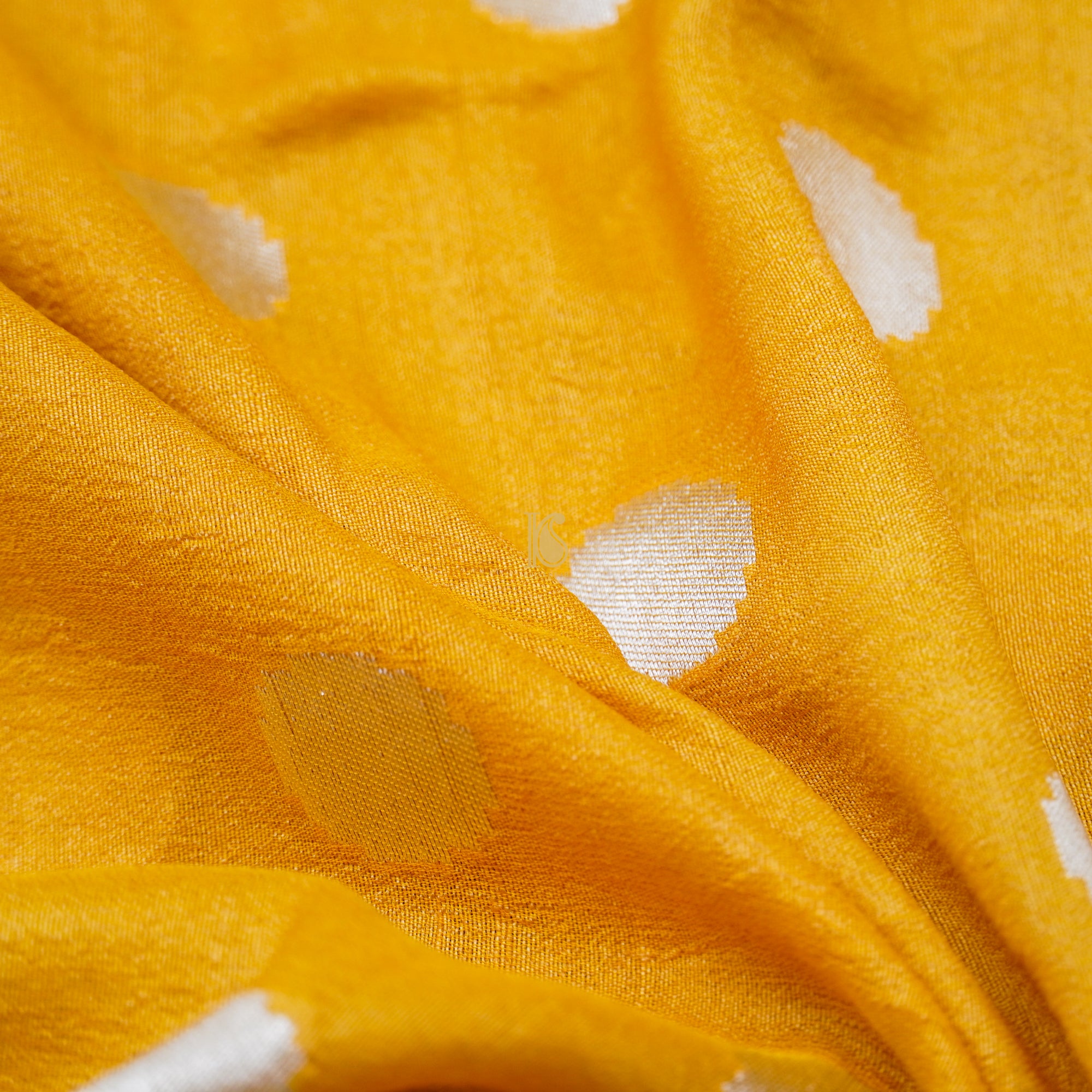 Handwoven Moon Yellow Tussar Silver Zari Muniya Border Banarasi Saree - Khinkhwab