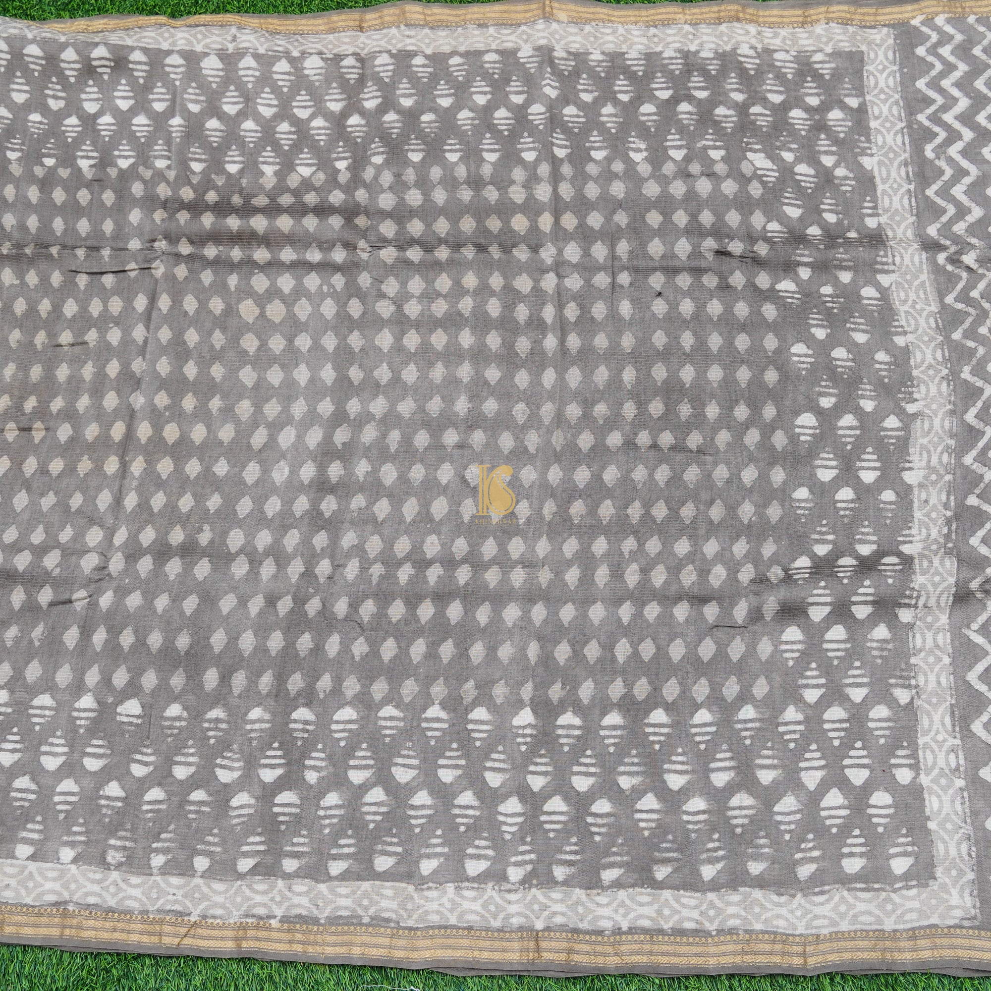 Grey Pure Cotton Suti Dabu Print Saree - Khinkhwab