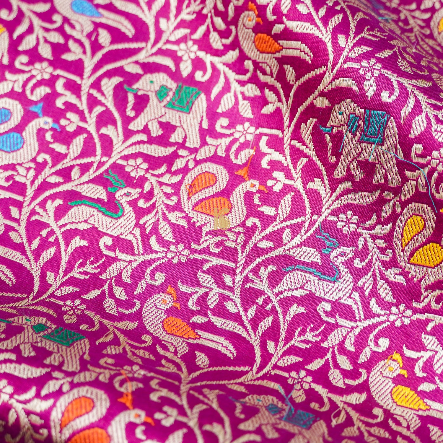Handloom Katan Silk Violet Red Banarasi Shikargah Saree - Khinkhwab