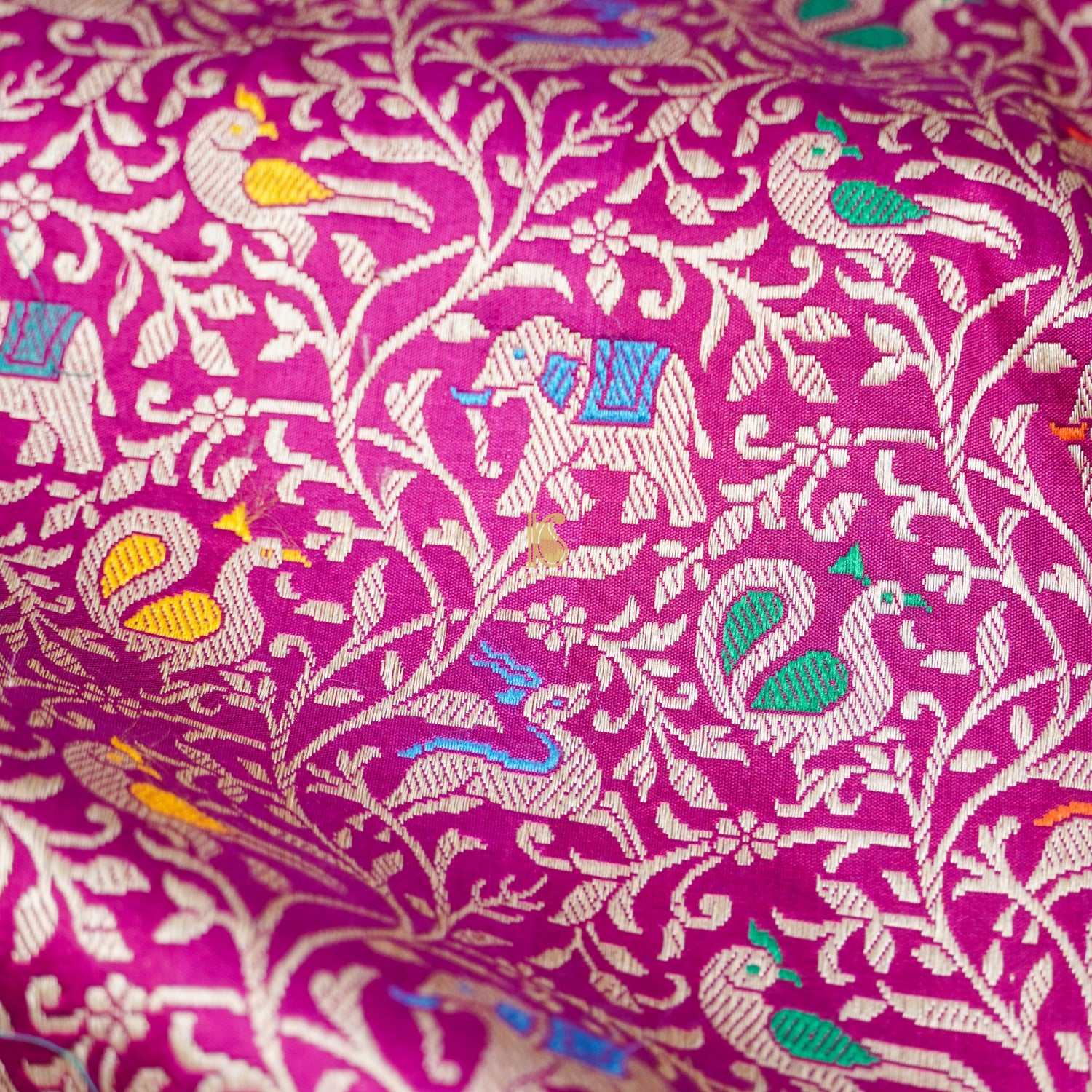 Handloom Katan Silk Violet Red Banarasi Shikargah Saree - Khinkhwab
