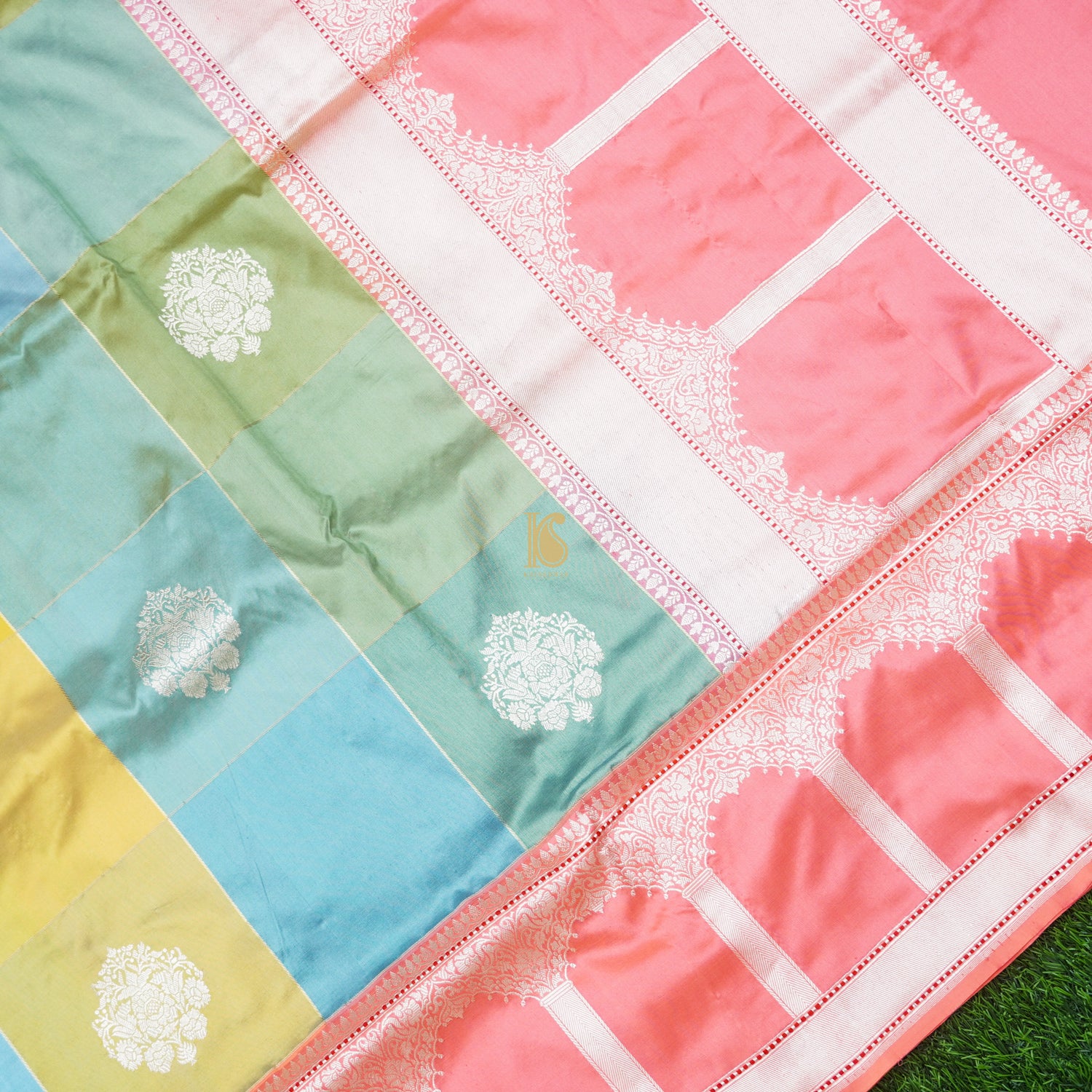 Wewak Handloom Banarasi Katan Silk Rangkat Saree - Khinkhwab