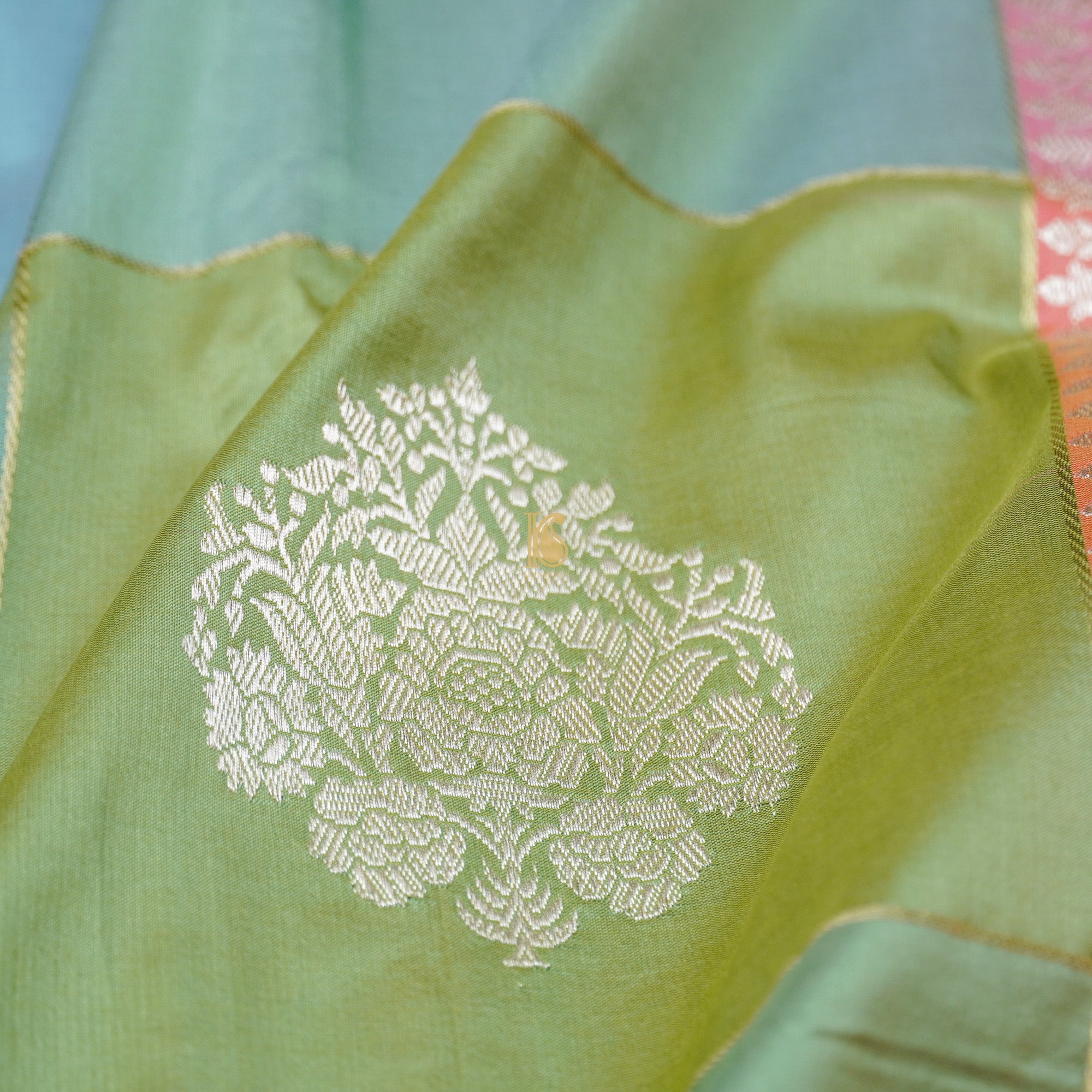 Wewak Handloom Banarasi Katan Silk Rangkat Saree - Khinkhwab