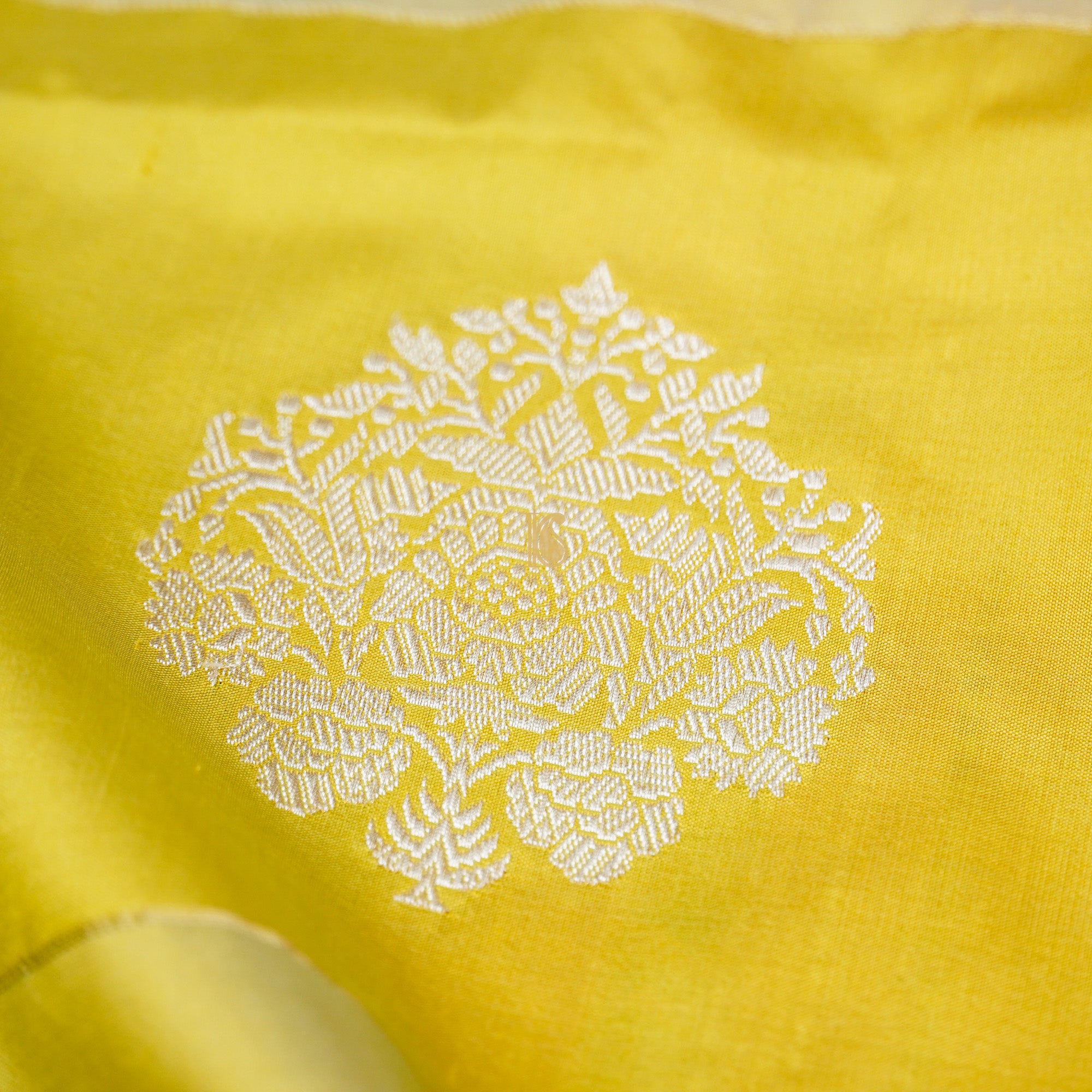 Wewak Handloom Banarasi Katan Silk Rangkat Saree - Khinkhwab