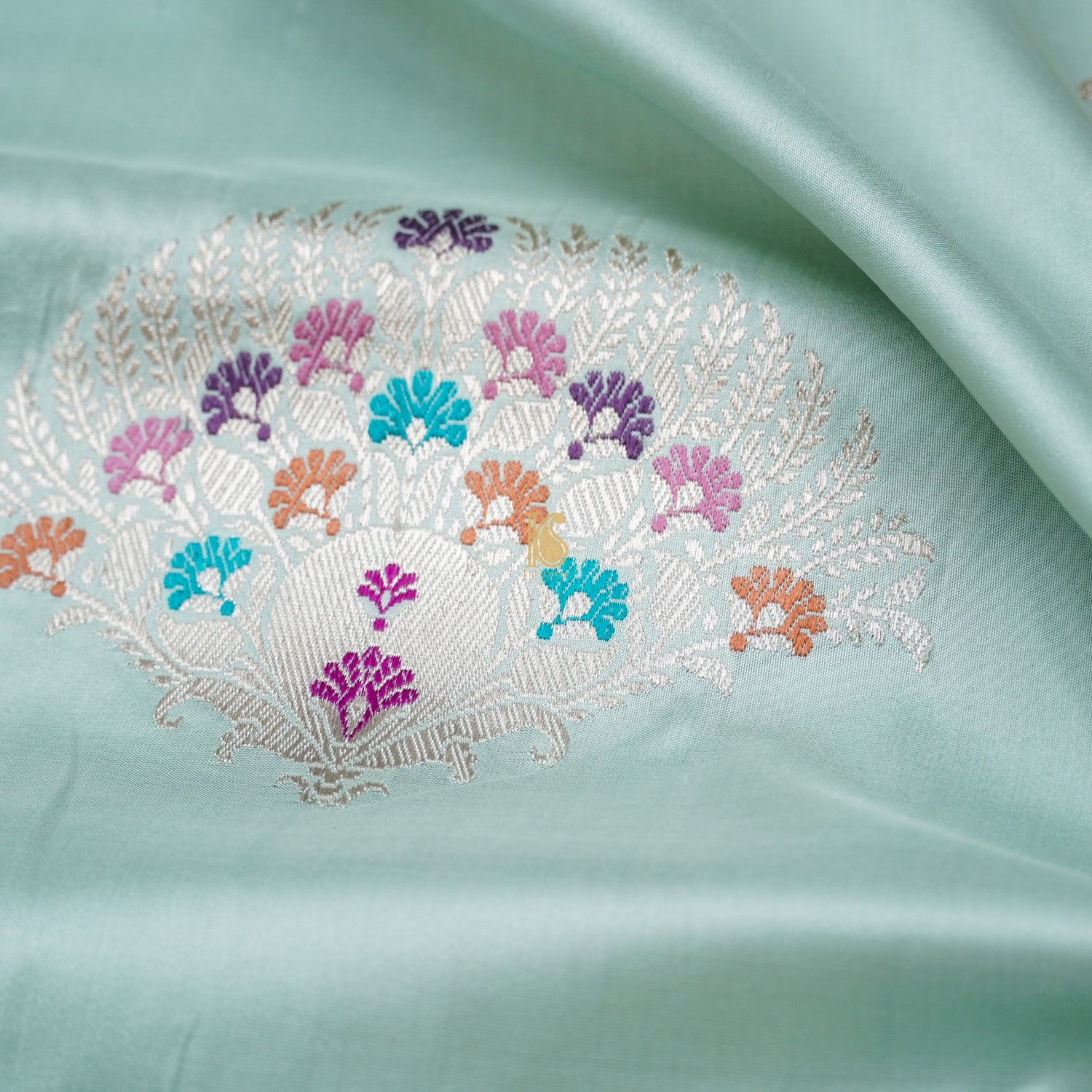 Zumthor Katan Silk Handloom Banarasi Kadwa Mor Boota Saree - Khinkhwab